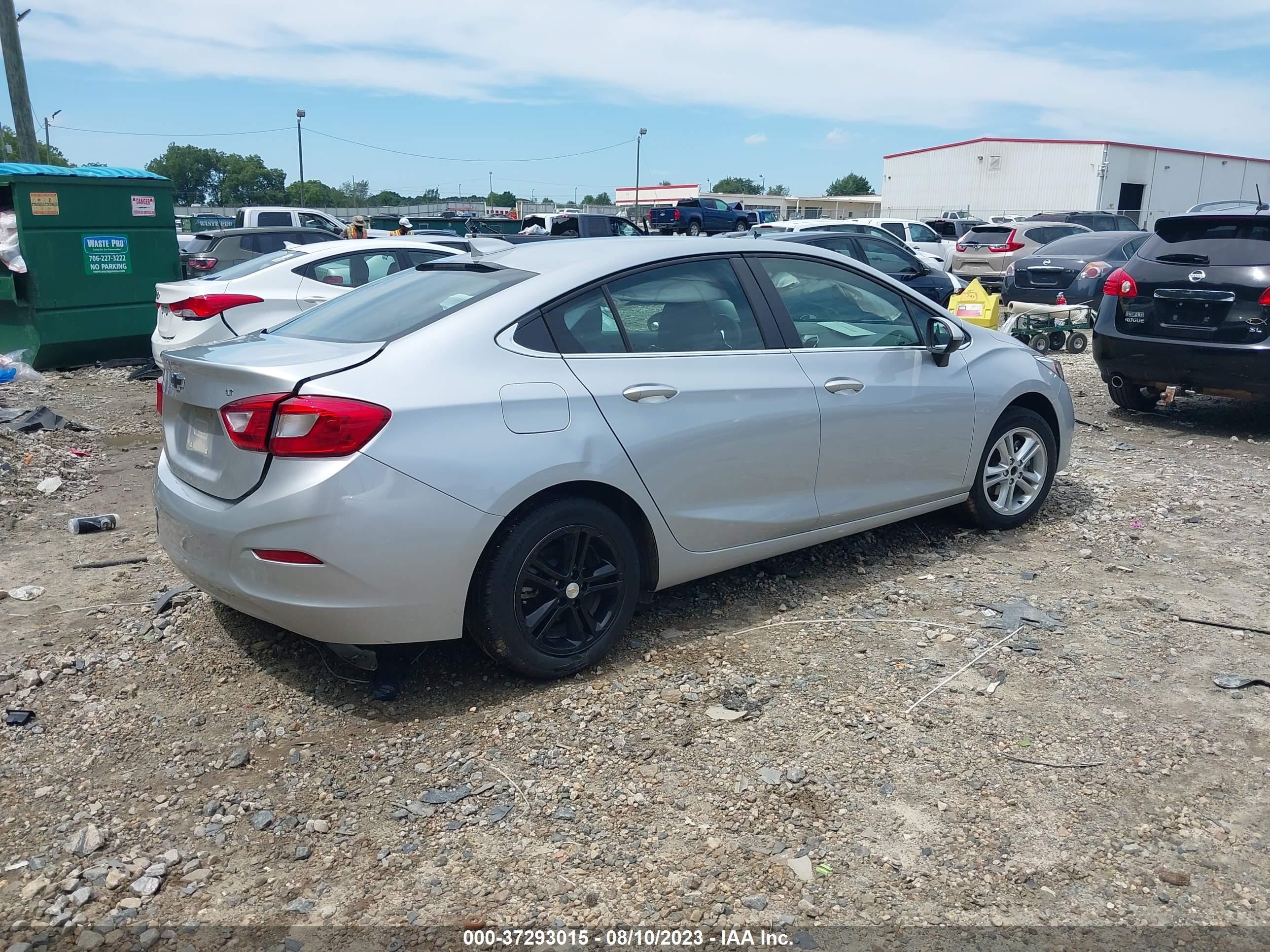 Photo 3 VIN: 1G1BE5SMXJ7239242 - CHEVROLET CRUZE 