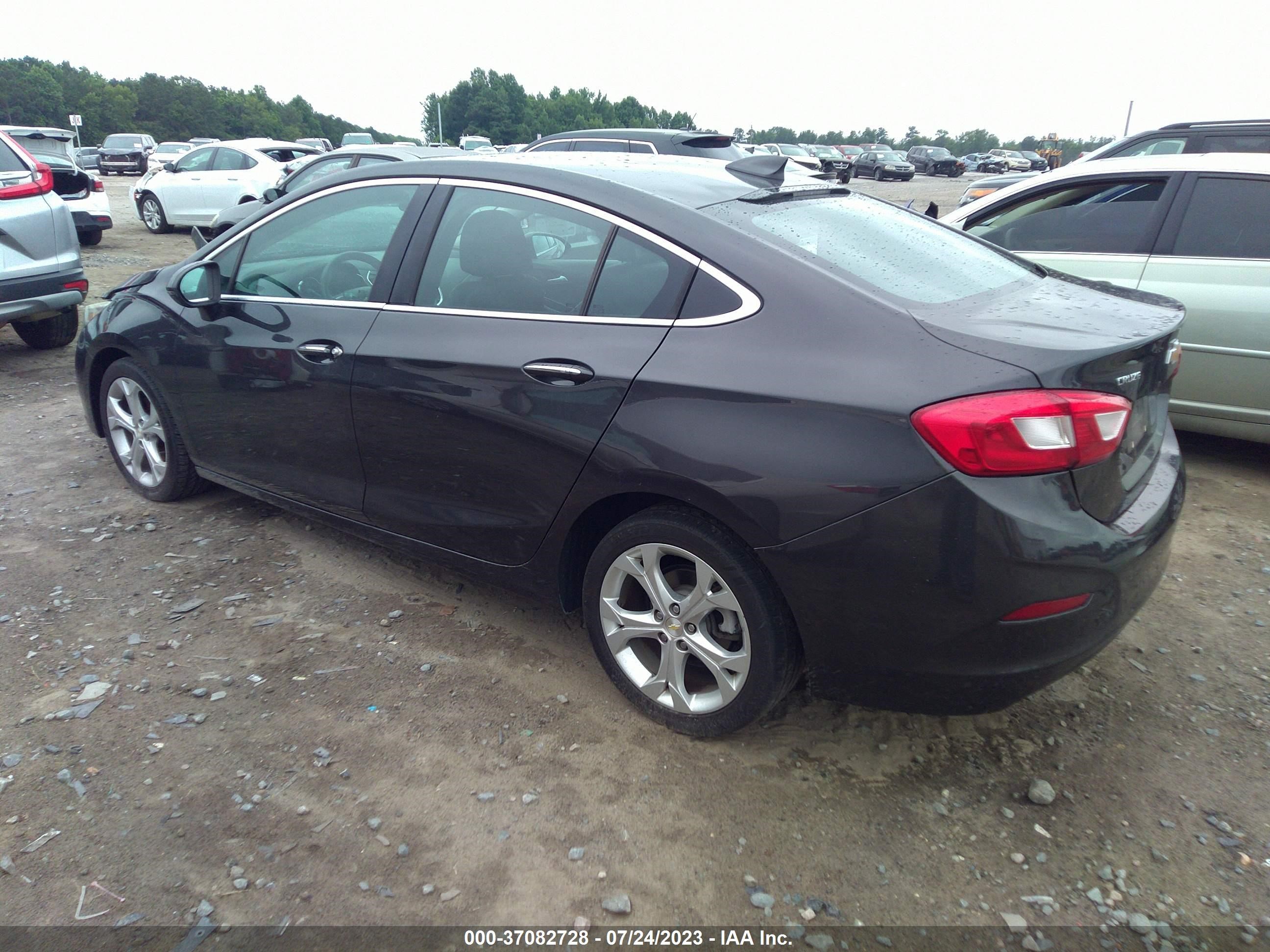 Photo 2 VIN: 1G1BF5SM5H7104614 - CHEVROLET CRUZE 