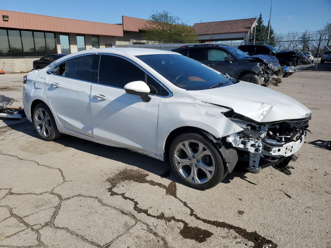 Photo 3 VIN: 1G1BF5SM6J7161457 - CHEVROLET CRUZE 