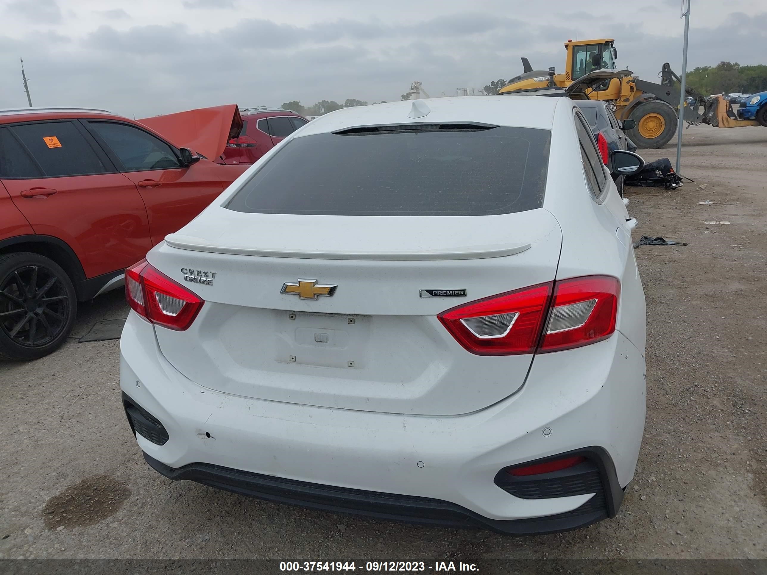 Photo 15 VIN: 1G1BF5SM7J7190742 - CHEVROLET CRUZE 