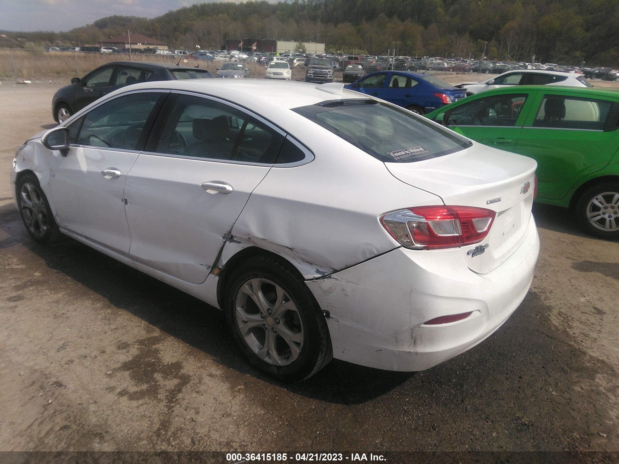 Photo 2 VIN: 1G1BF5SM8H7104915 - CHEVROLET CRUZE 