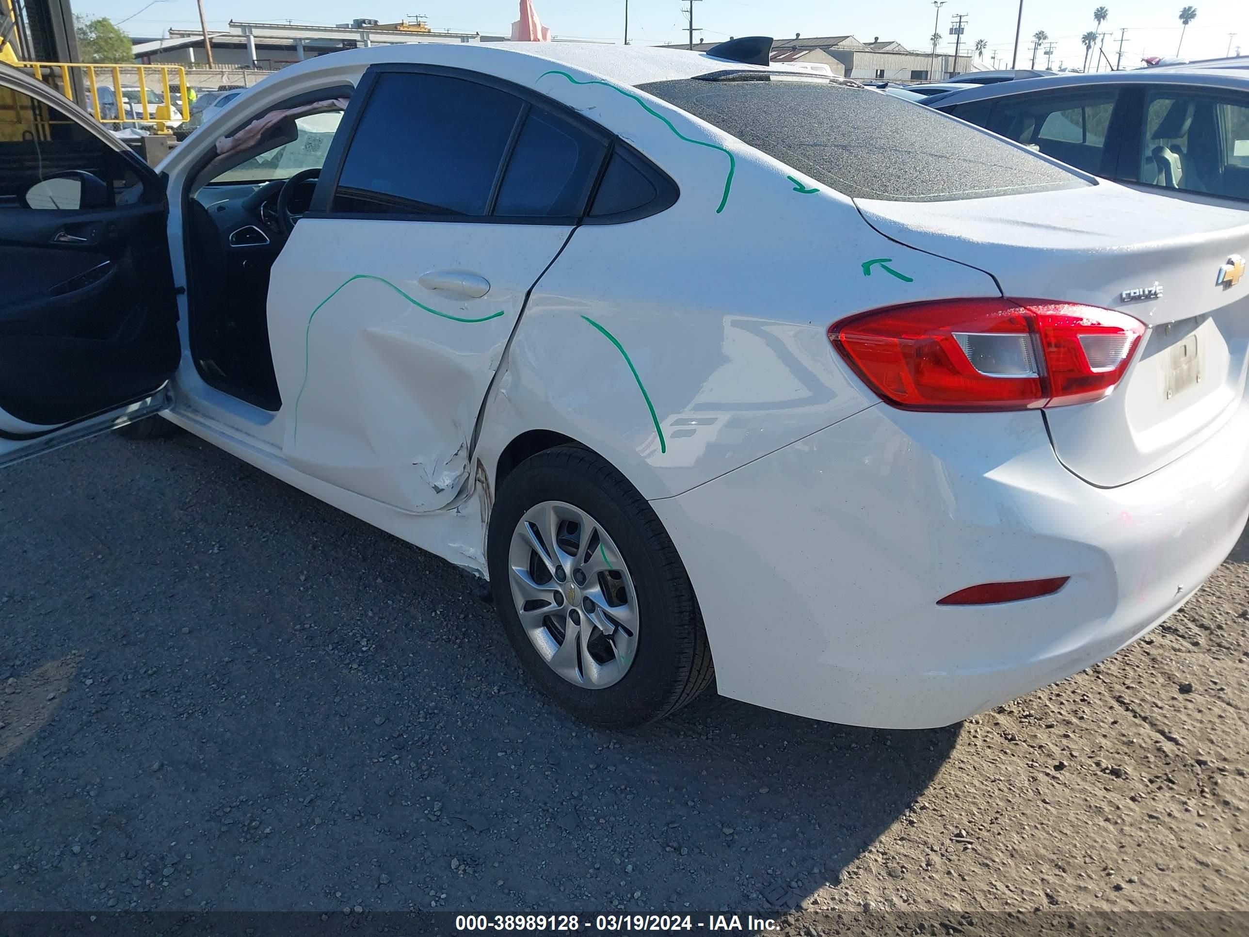 Photo 11 VIN: 1G1BJ5SM0K7106776 - CHEVROLET CRUZE 