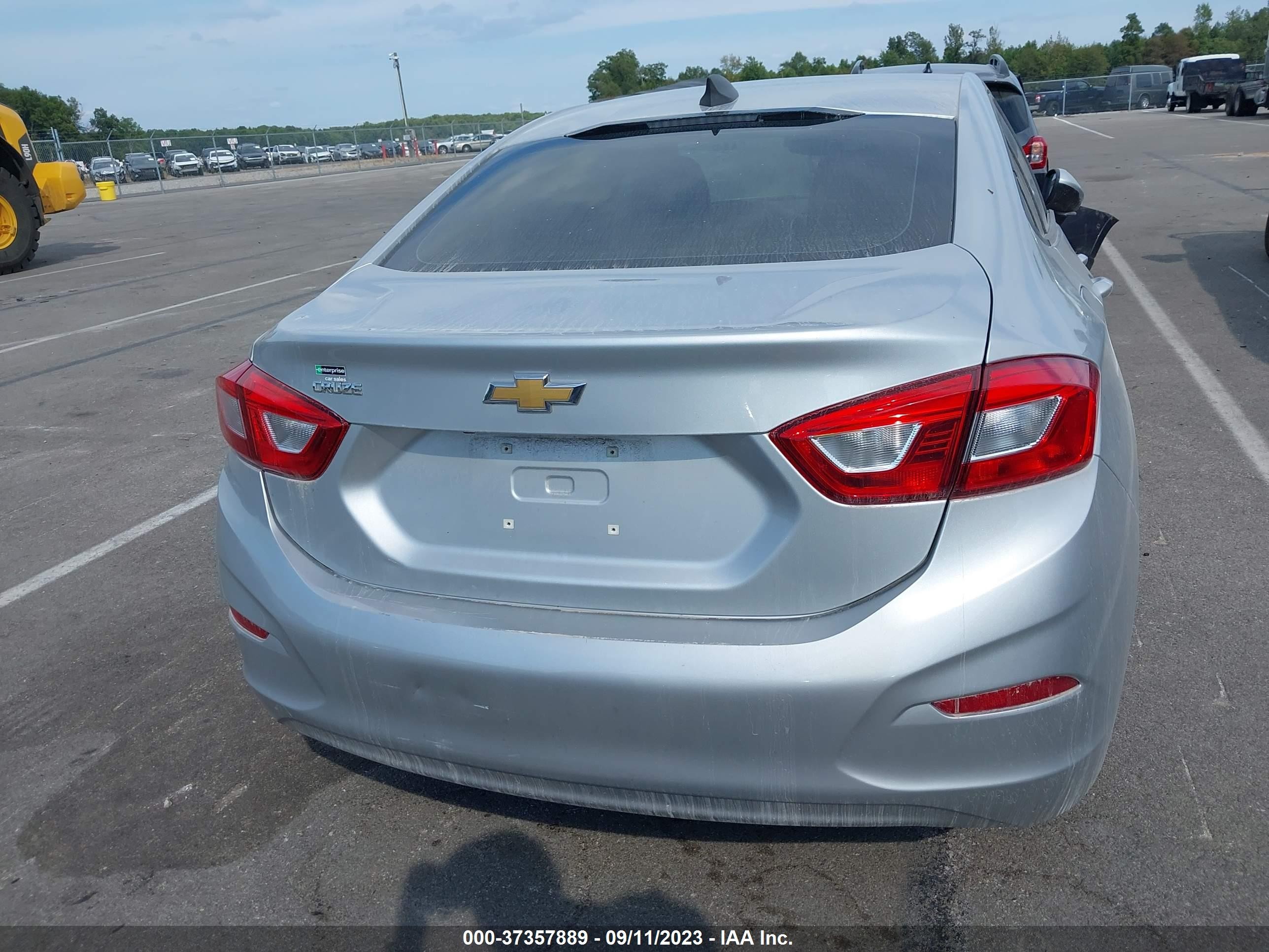 Photo 15 VIN: 1G1BJ5SM9K7104279 - CHEVROLET CRUZE 