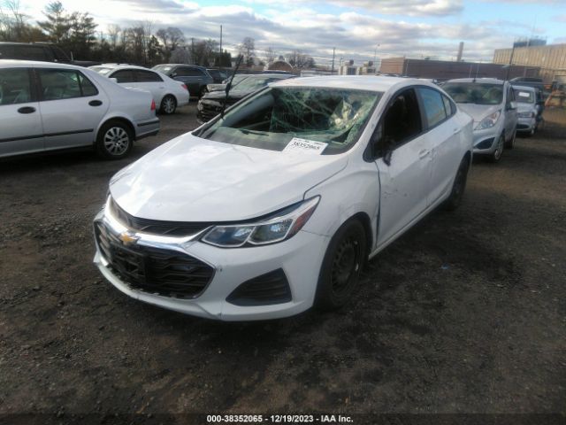 Photo 1 VIN: 1G1BJ5SMXK7104145 - CHEVROLET CRUZE 