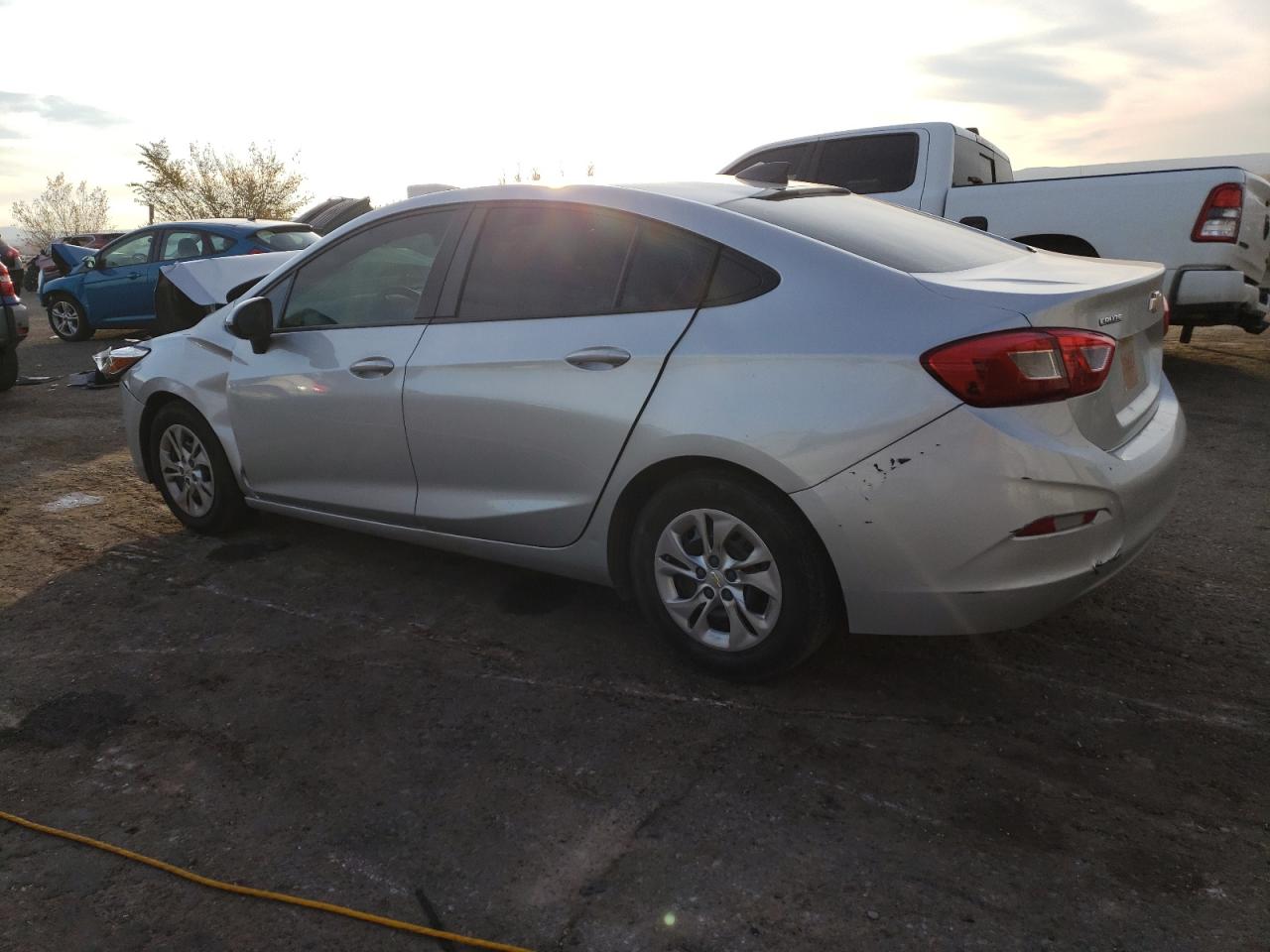 Photo 1 VIN: 1G1BJ5SMXK7106638 - CHEVROLET CRUZE 