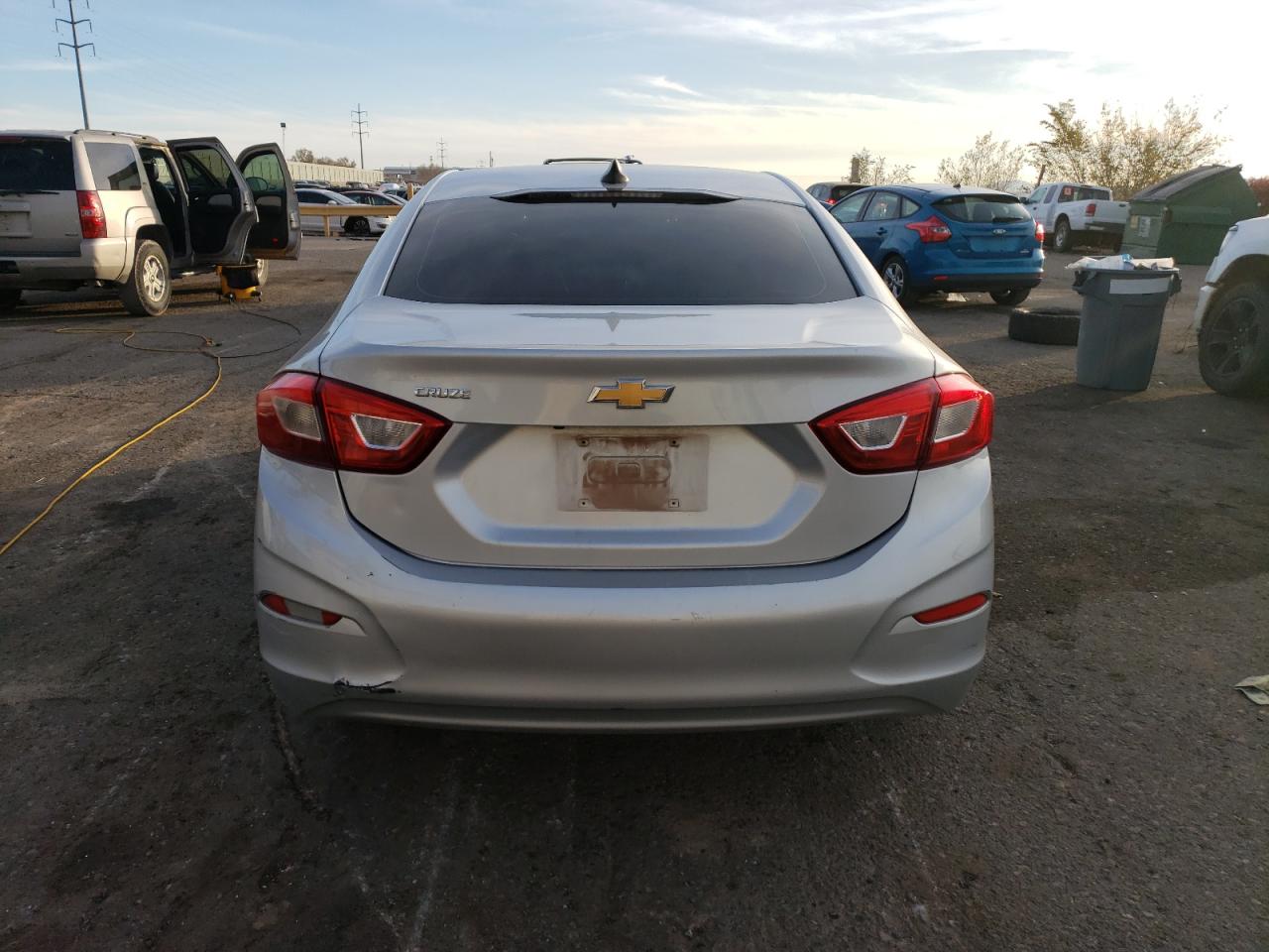 Photo 5 VIN: 1G1BJ5SMXK7106638 - CHEVROLET CRUZE 