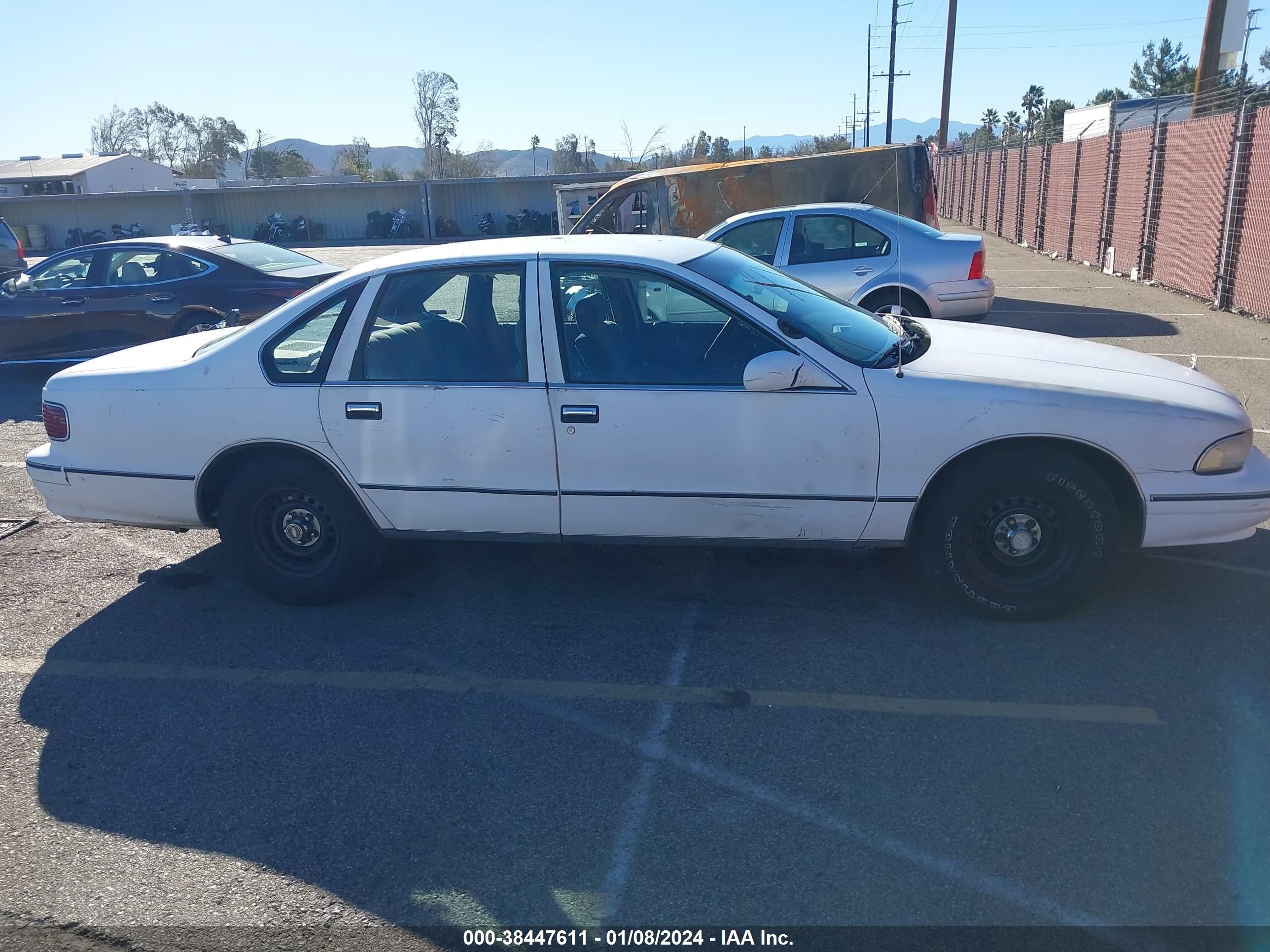 Photo 12 VIN: 1G1BL52P5SR185032 - CHEVROLET IMPALA 