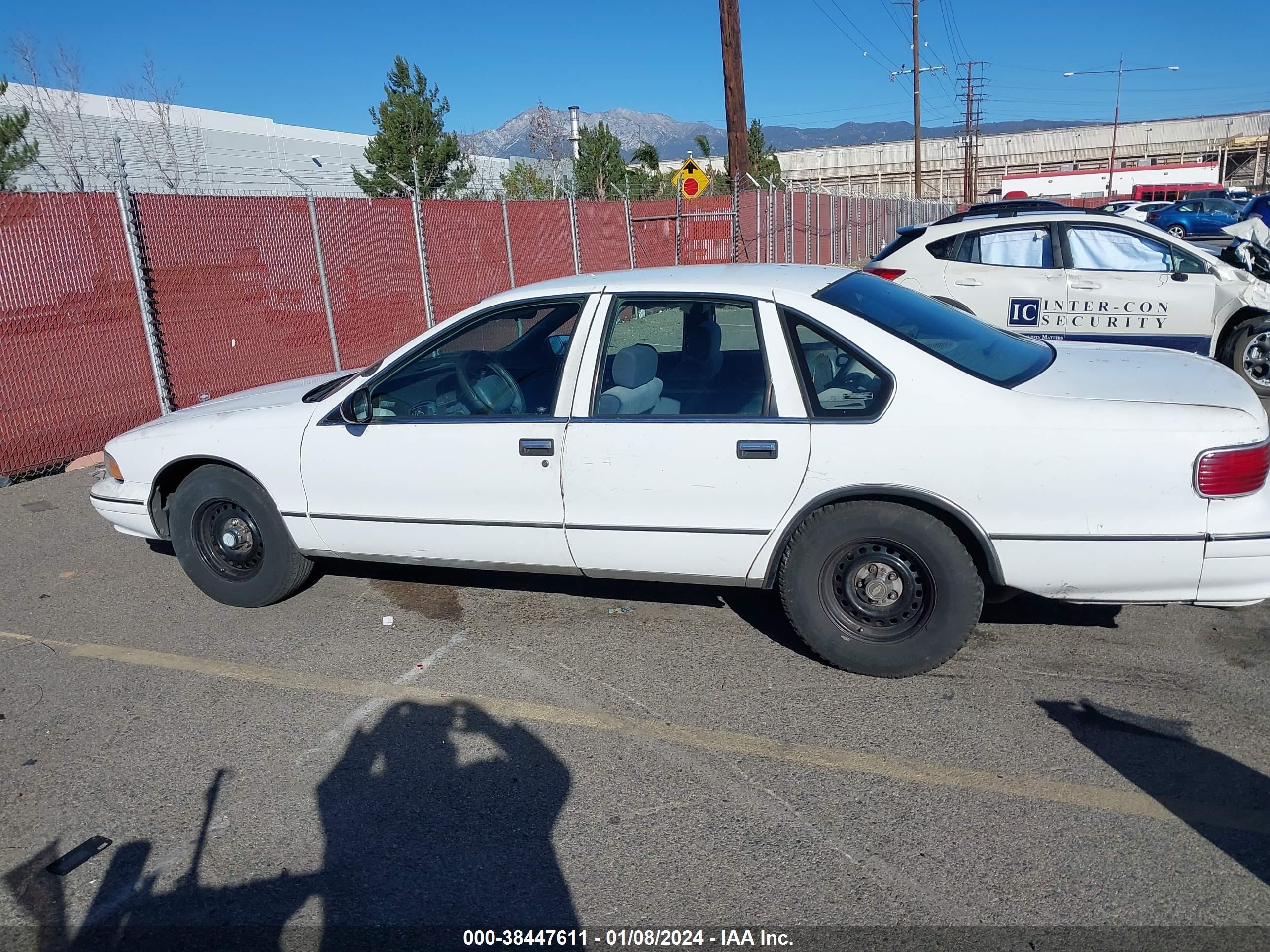 Photo 13 VIN: 1G1BL52P5SR185032 - CHEVROLET IMPALA 