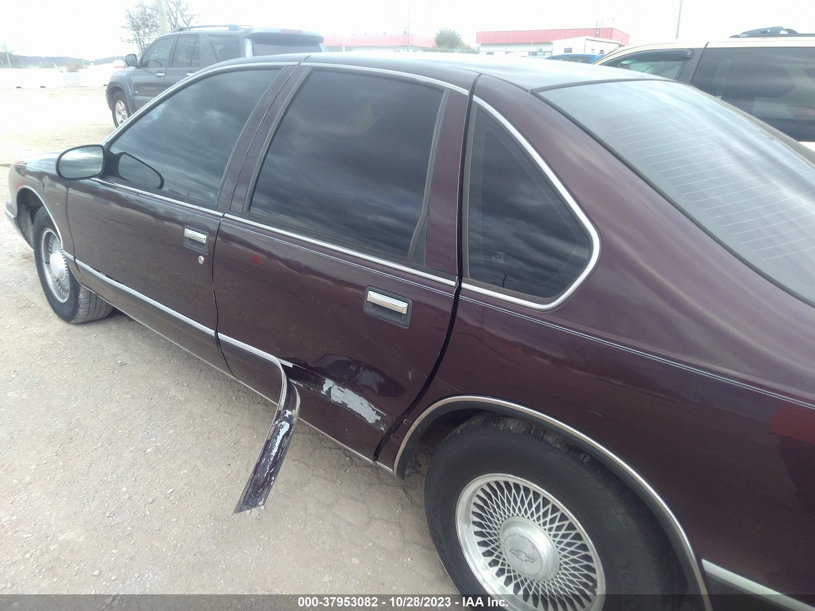 Photo 5 VIN: 1G1BL52W5TR103700 - CHEVROLET CAPRICE 