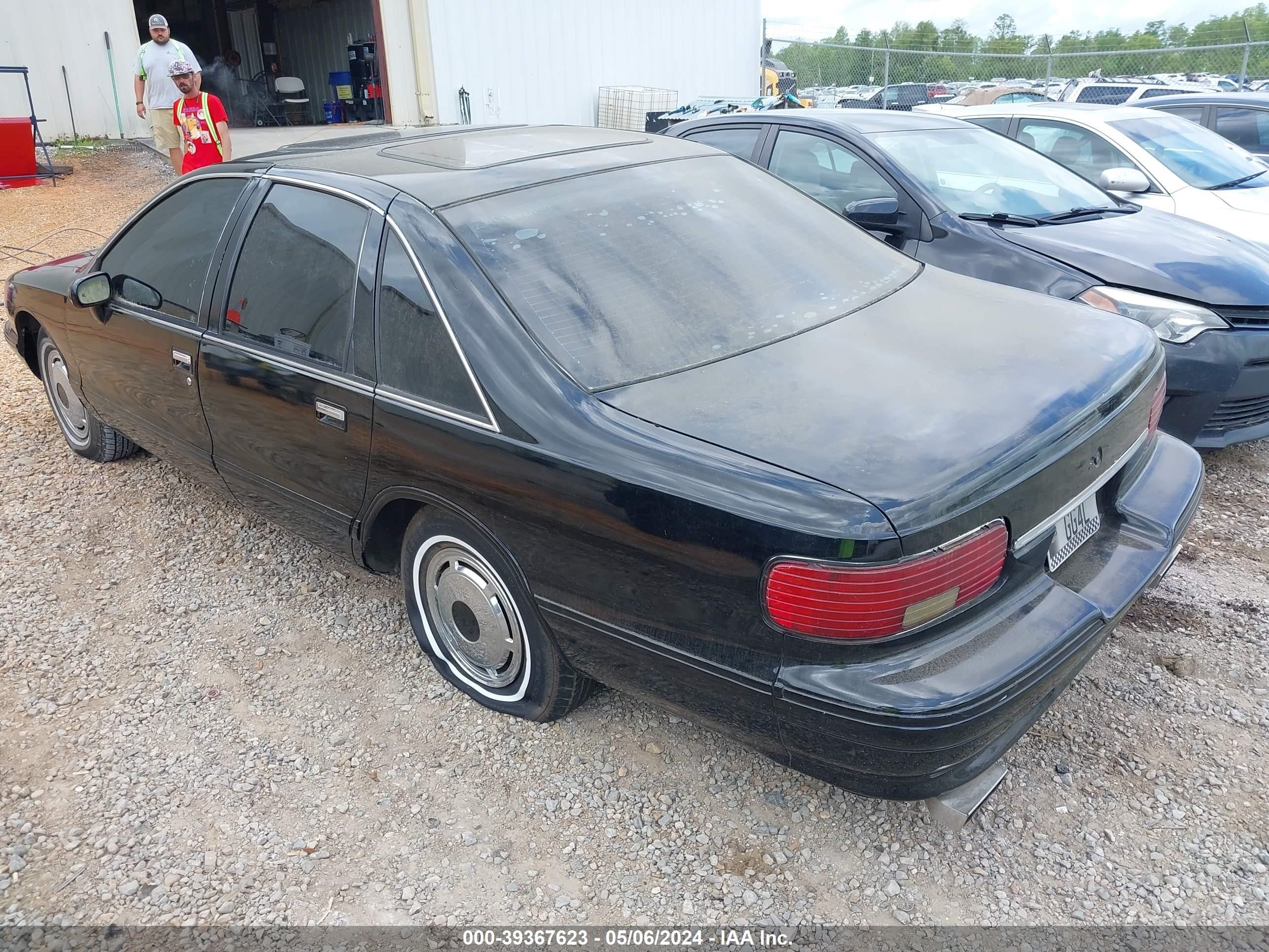 Photo 2 VIN: 1G1BL5378PW125348 - CHEVROLET CAPRICE 