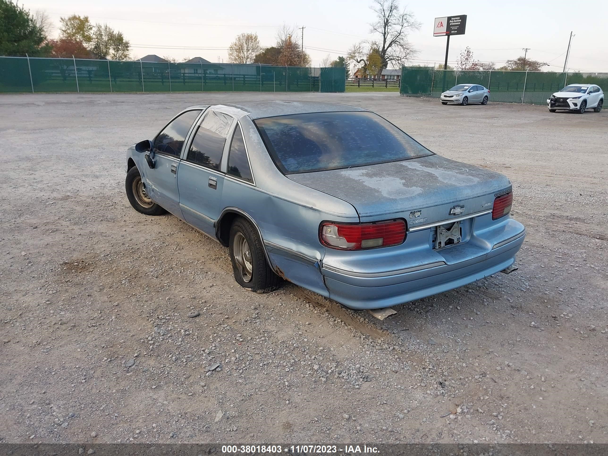 Photo 2 VIN: 1G1BL53E0PR120125 - CHEVROLET CAPRICE 