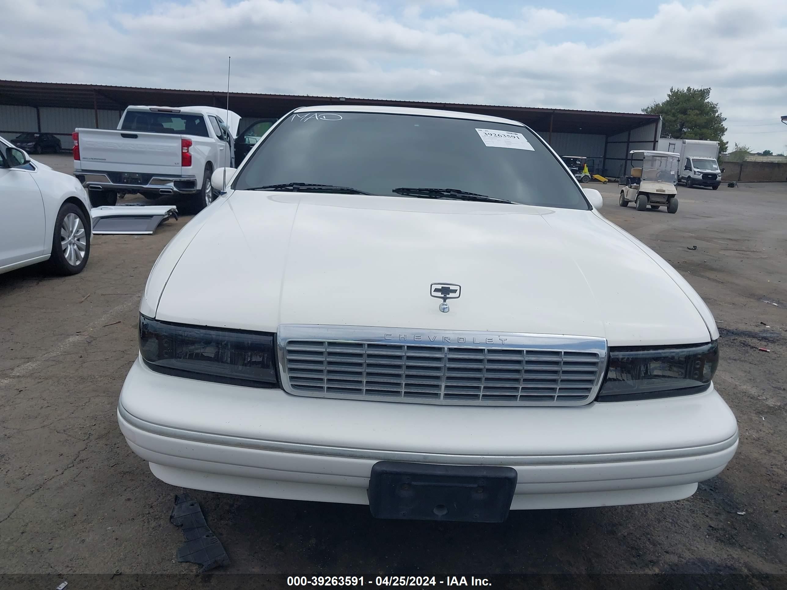 Photo 11 VIN: 1G1BL53E8PR107218 - CHEVROLET CAPRICE 