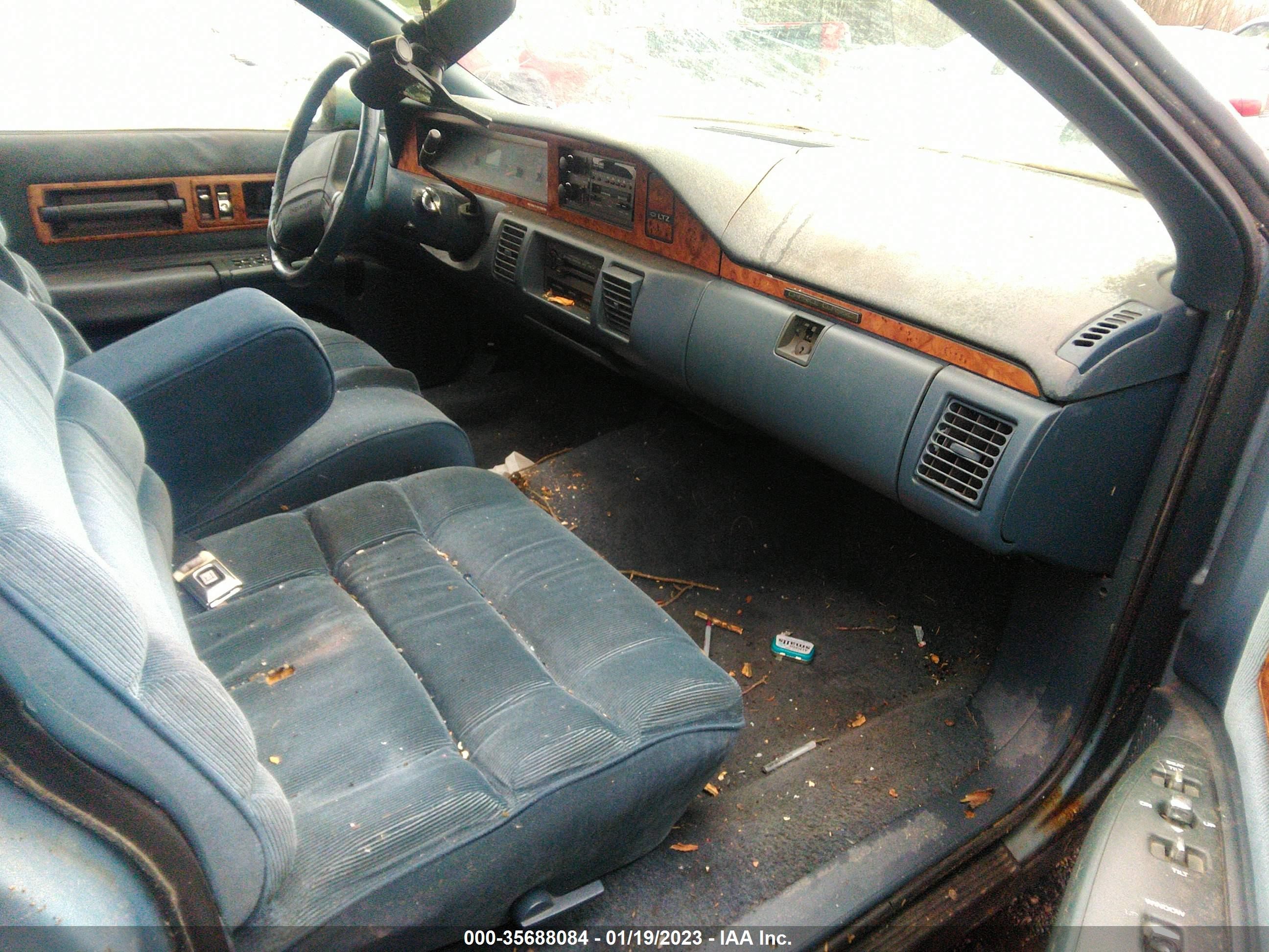 Photo 4 VIN: 1G1BN53E4NW114692 - CHEVROLET CAPRICE 