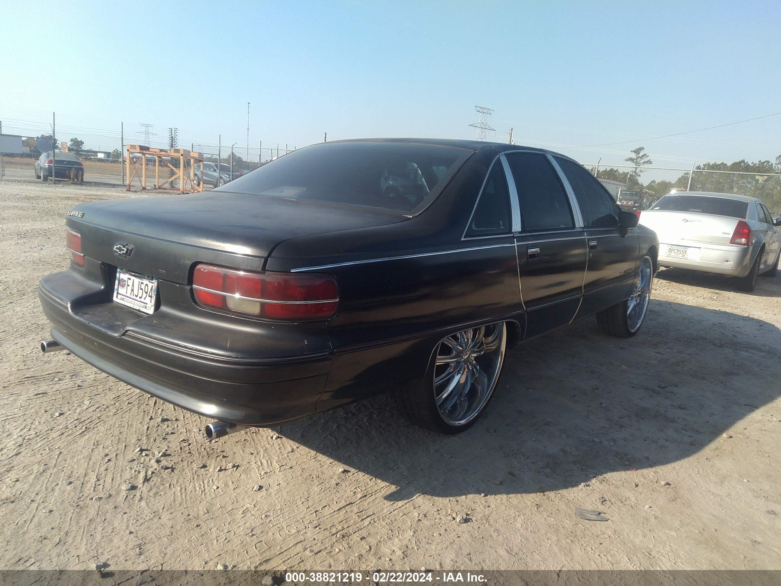 Photo 3 VIN: 1G1BN53E5MW105353 - CHEVROLET CAPRICE 