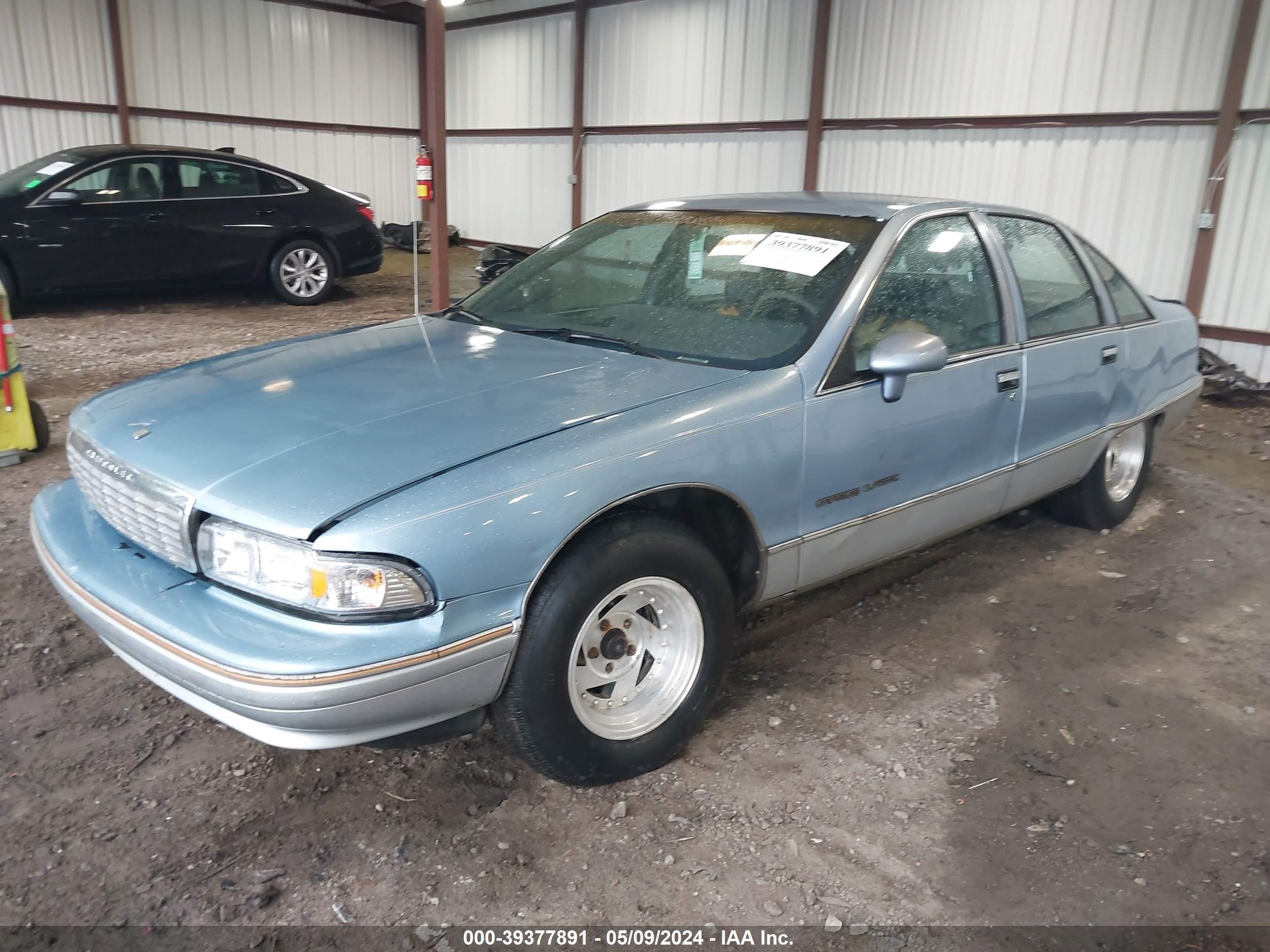 Photo 1 VIN: 1G1BN53E7NW114735 - CHEVROLET CAPRICE 