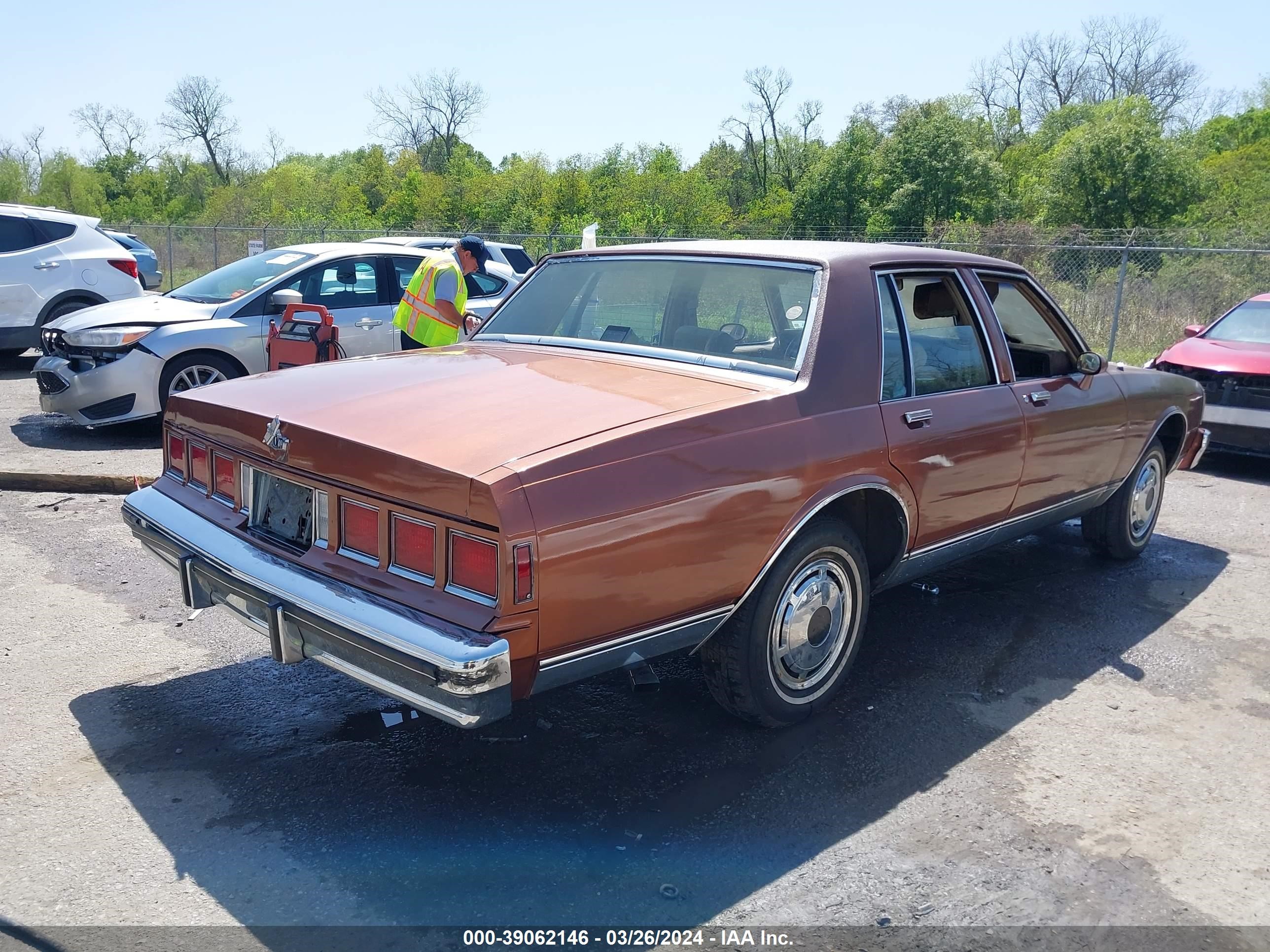 Photo 3 VIN: 1G1BN69H4FX163264 - CHEVROLET CAPRICE 