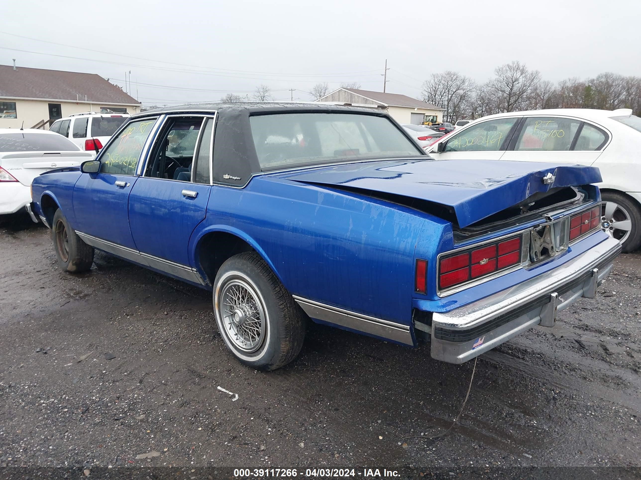 Photo 2 VIN: 1G1BN69H6GY178974 - CHEVROLET CAPRICE 