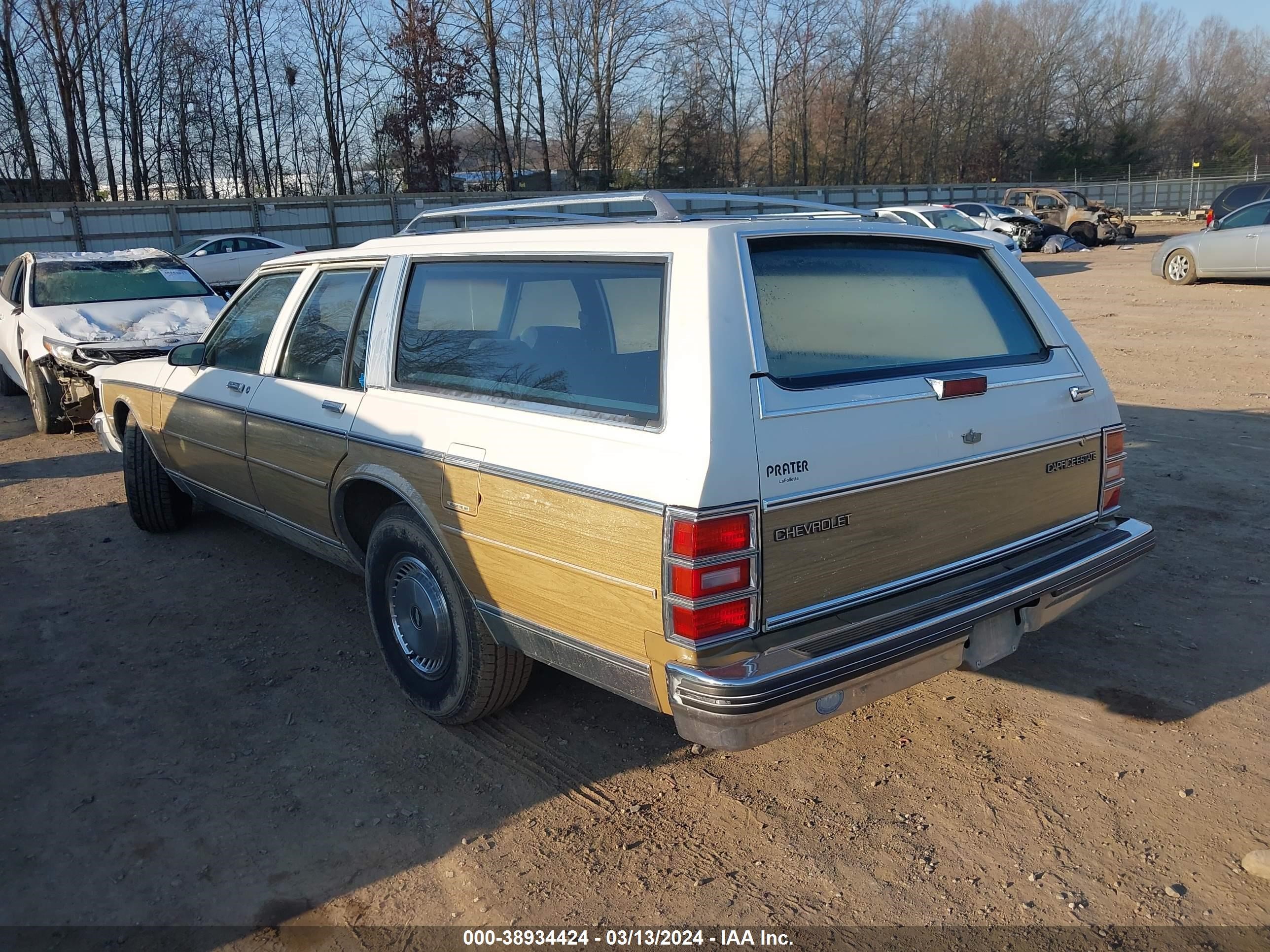 Photo 2 VIN: 1G1BN81Y5JR171359 - CHEVROLET CAPRICE 