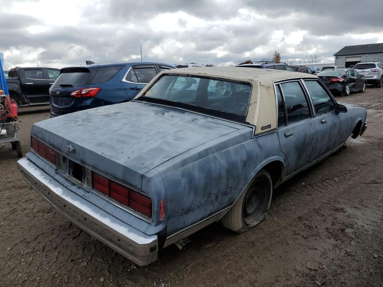 Photo 2 VIN: 1G1BU51E5KR121991 - CHEVROLET CAPRICE 