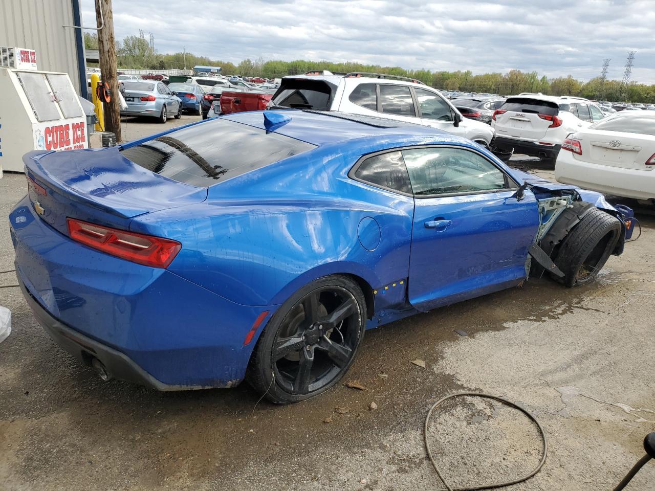 Photo 2 VIN: 1G1FB1RS2J0142245 - CHEVROLET CAMARO 