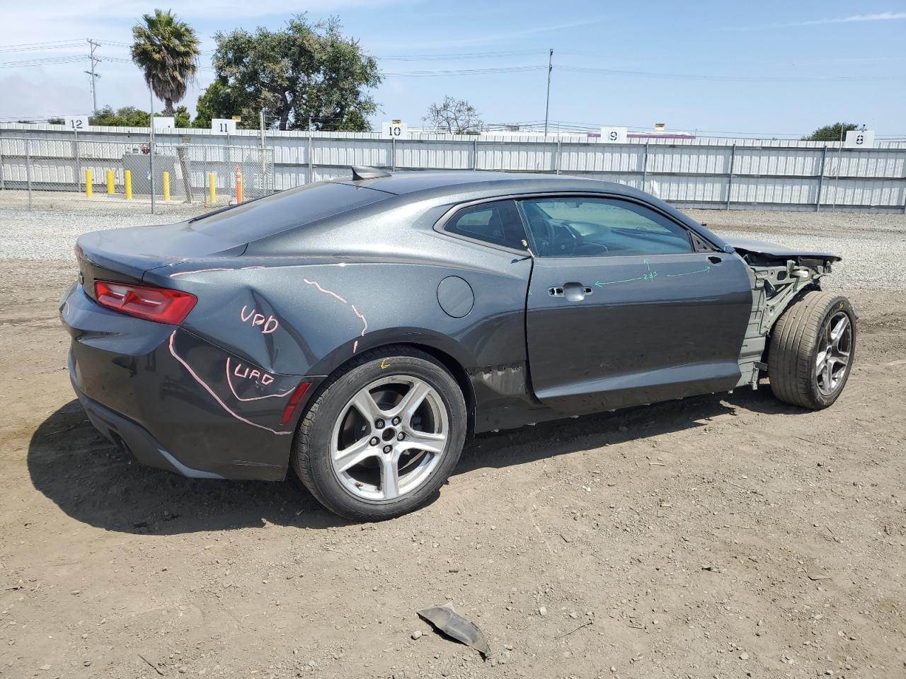 Photo 2 VIN: 1G1FB1RS4G0122135 - CHEVROLET CAMARO 