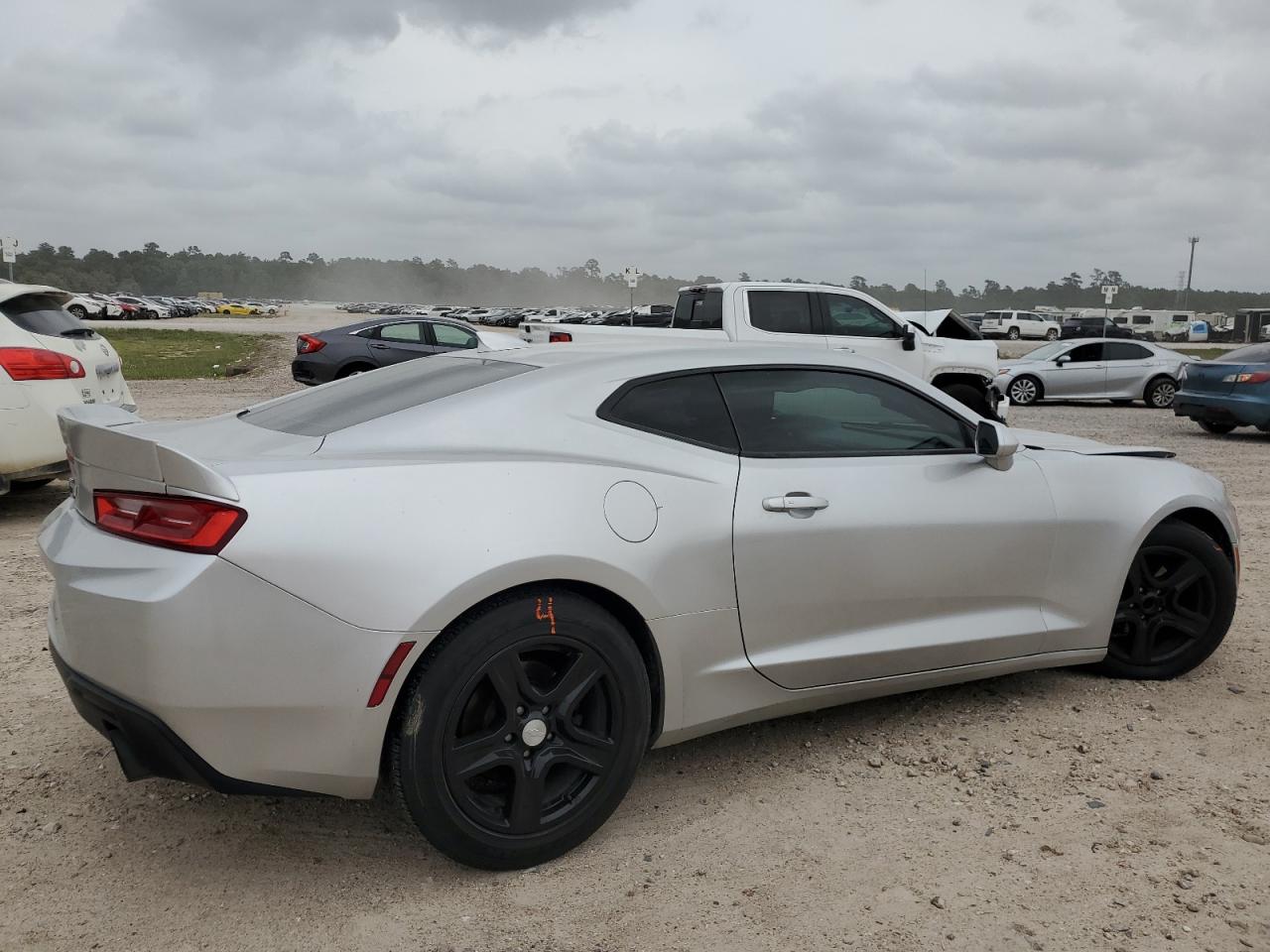 Photo 2 VIN: 1G1FB1RS5G0144631 - CHEVROLET CAMARO 