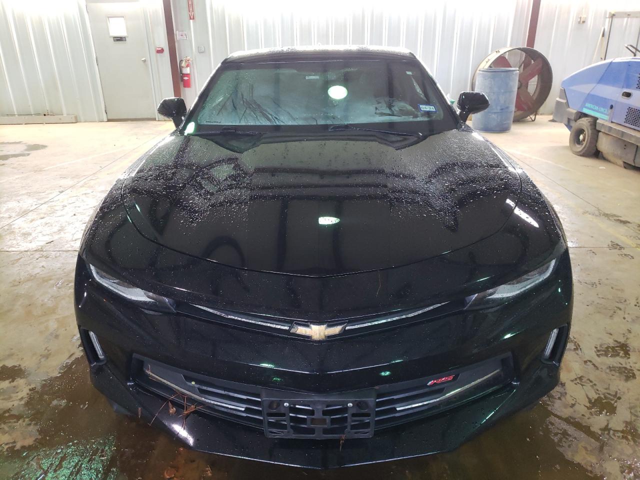 Photo 4 VIN: 1G1FB1RS5J0115623 - CHEVROLET CAMARO 