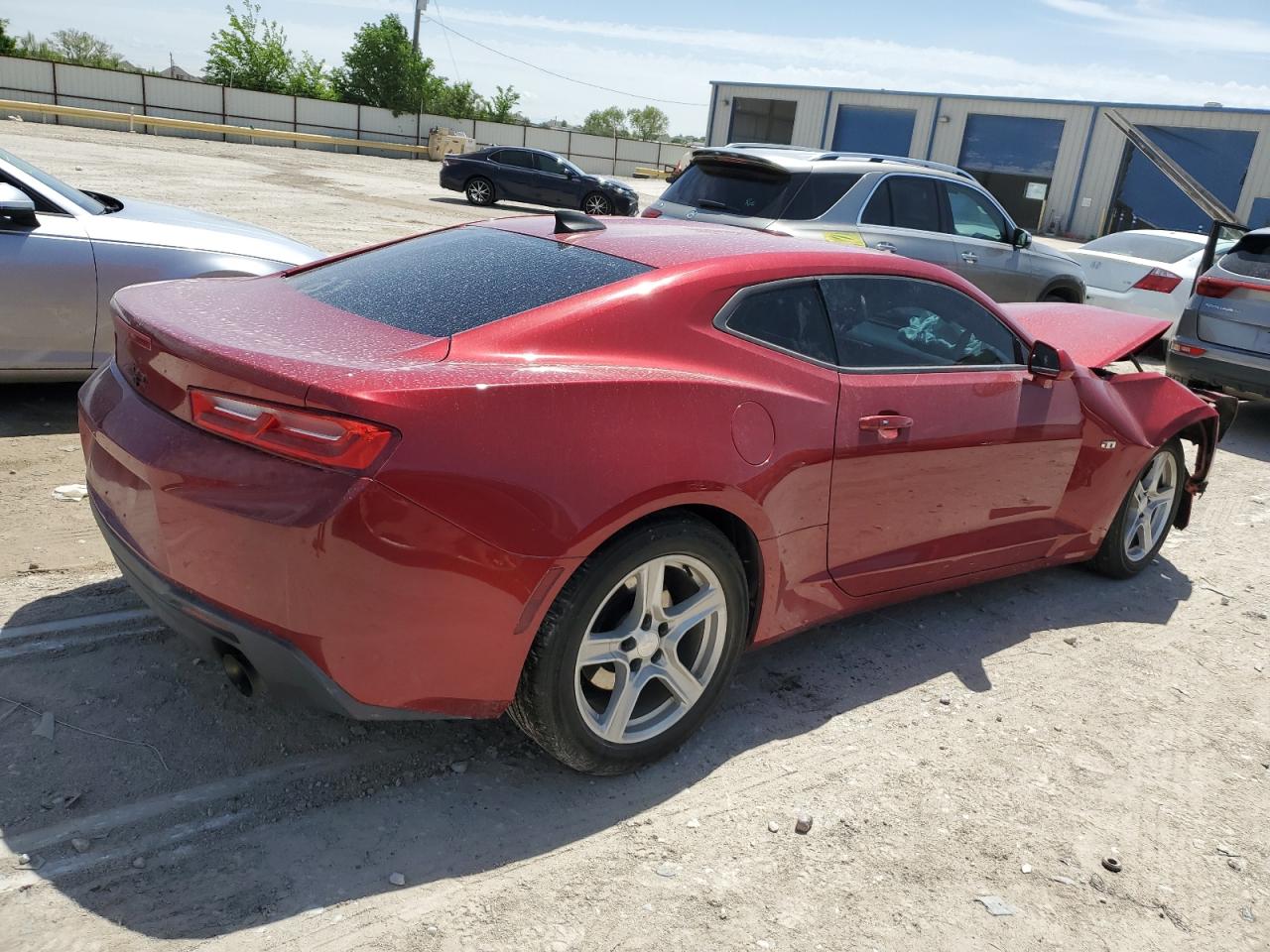 Photo 2 VIN: 1G1FB1RS5J0185168 - CHEVROLET CAMARO 