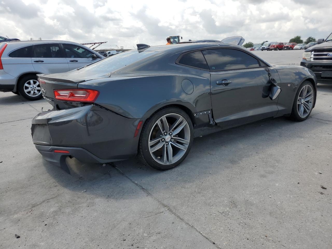 Photo 2 VIN: 1G1FB1RSXH0143914 - CHEVROLET CAMARO 