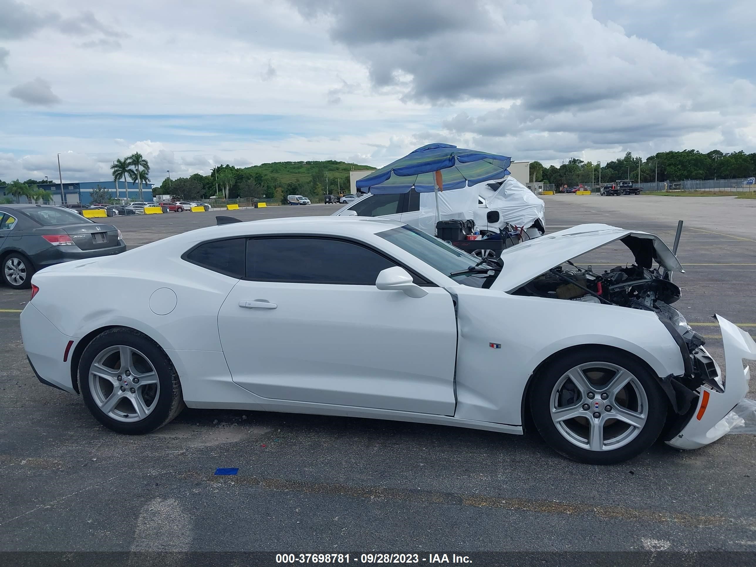 Photo 12 VIN: 1G1FB1RX4H0148828 - CHEVROLET CAMARO 