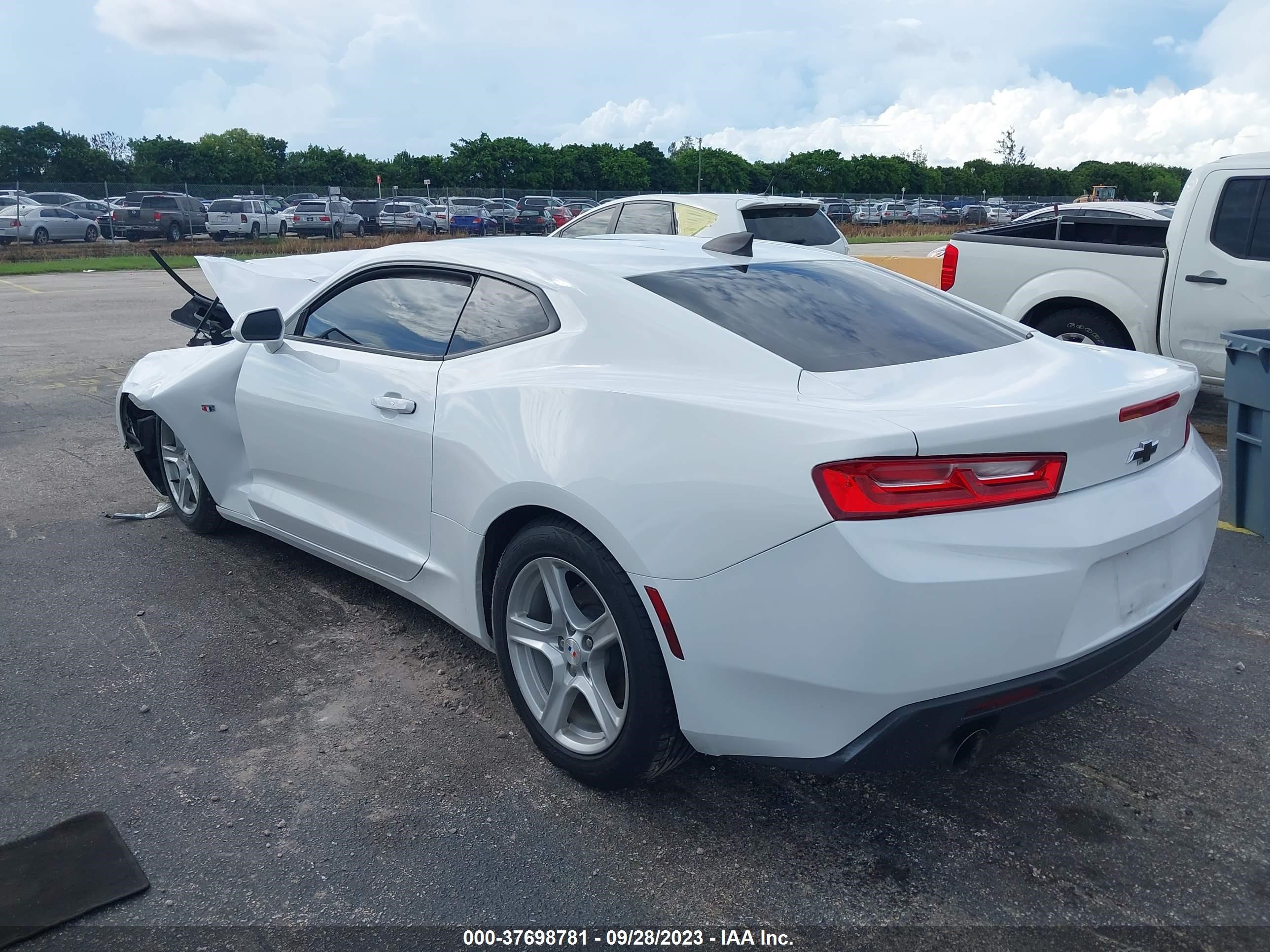 Photo 2 VIN: 1G1FB1RX4H0148828 - CHEVROLET CAMARO 