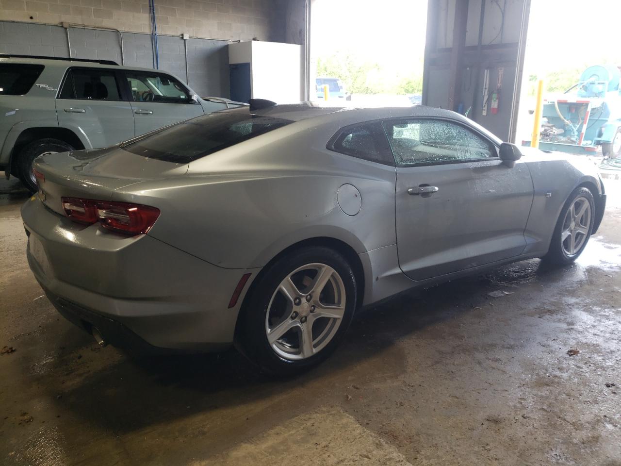 Photo 2 VIN: 1G1FB1RXXP0139954 - CHEVROLET CAMARO 