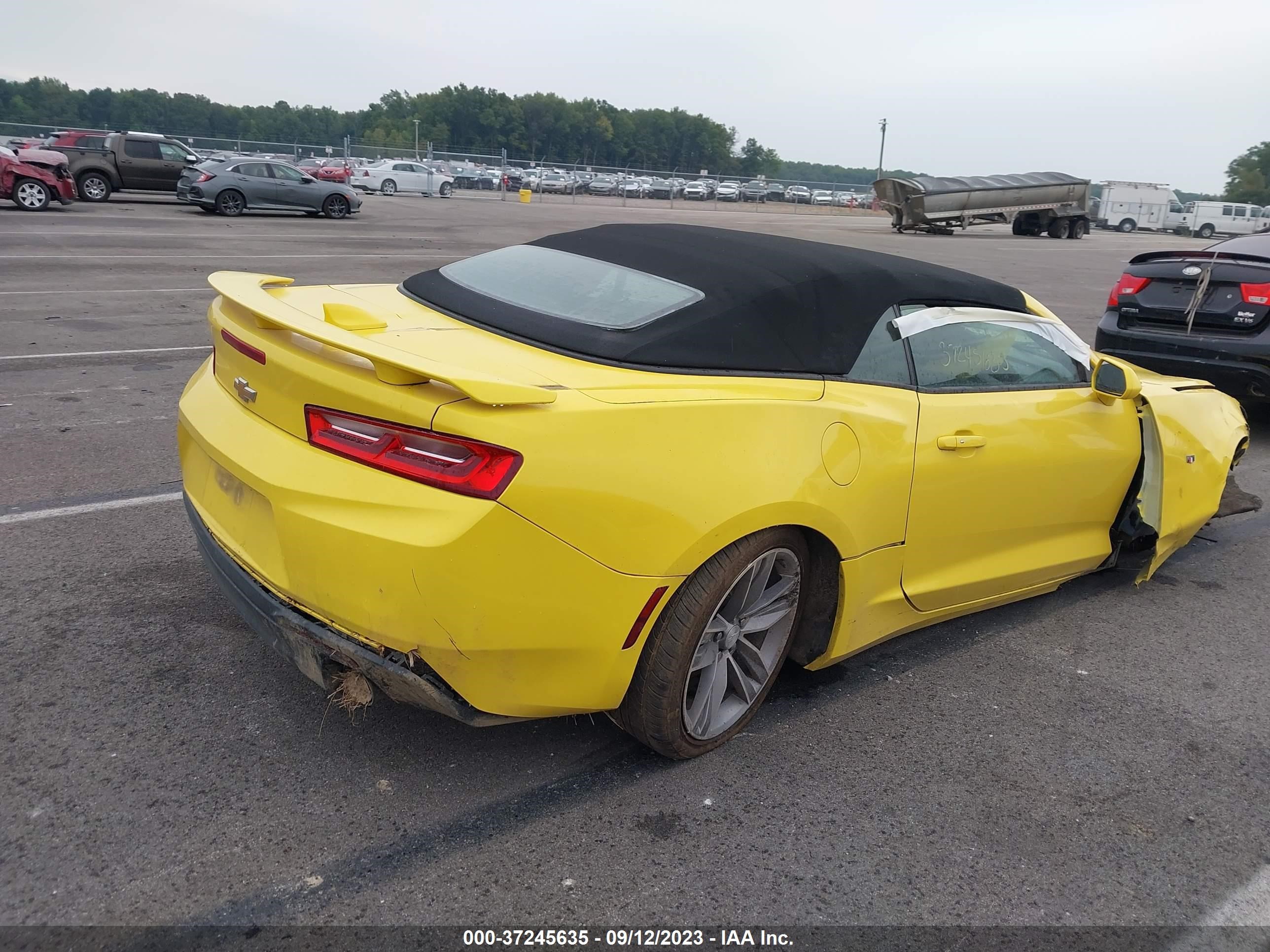 Photo 3 VIN: 1G1FB3DS9J0122240 - CHEVROLET CAMARO 