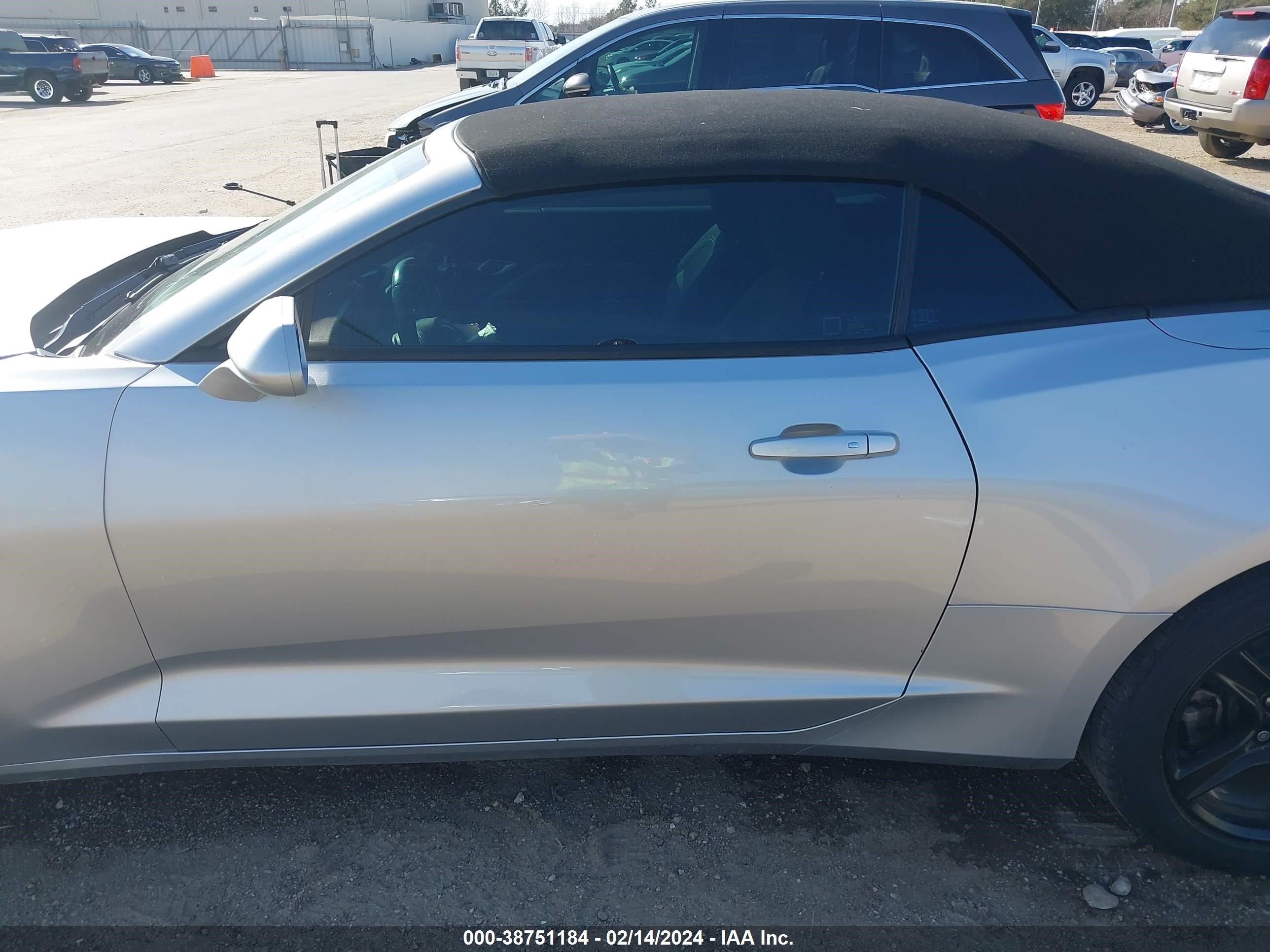 Photo 13 VIN: 1G1FB3DS9K0142019 - CHEVROLET CAMARO 