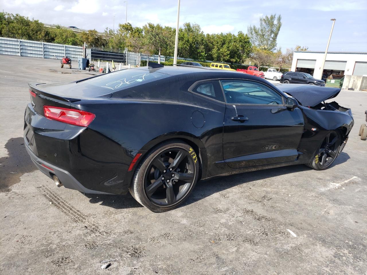 Photo 2 VIN: 1G1FD1RS1J0191267 - CHEVROLET CAMARO 