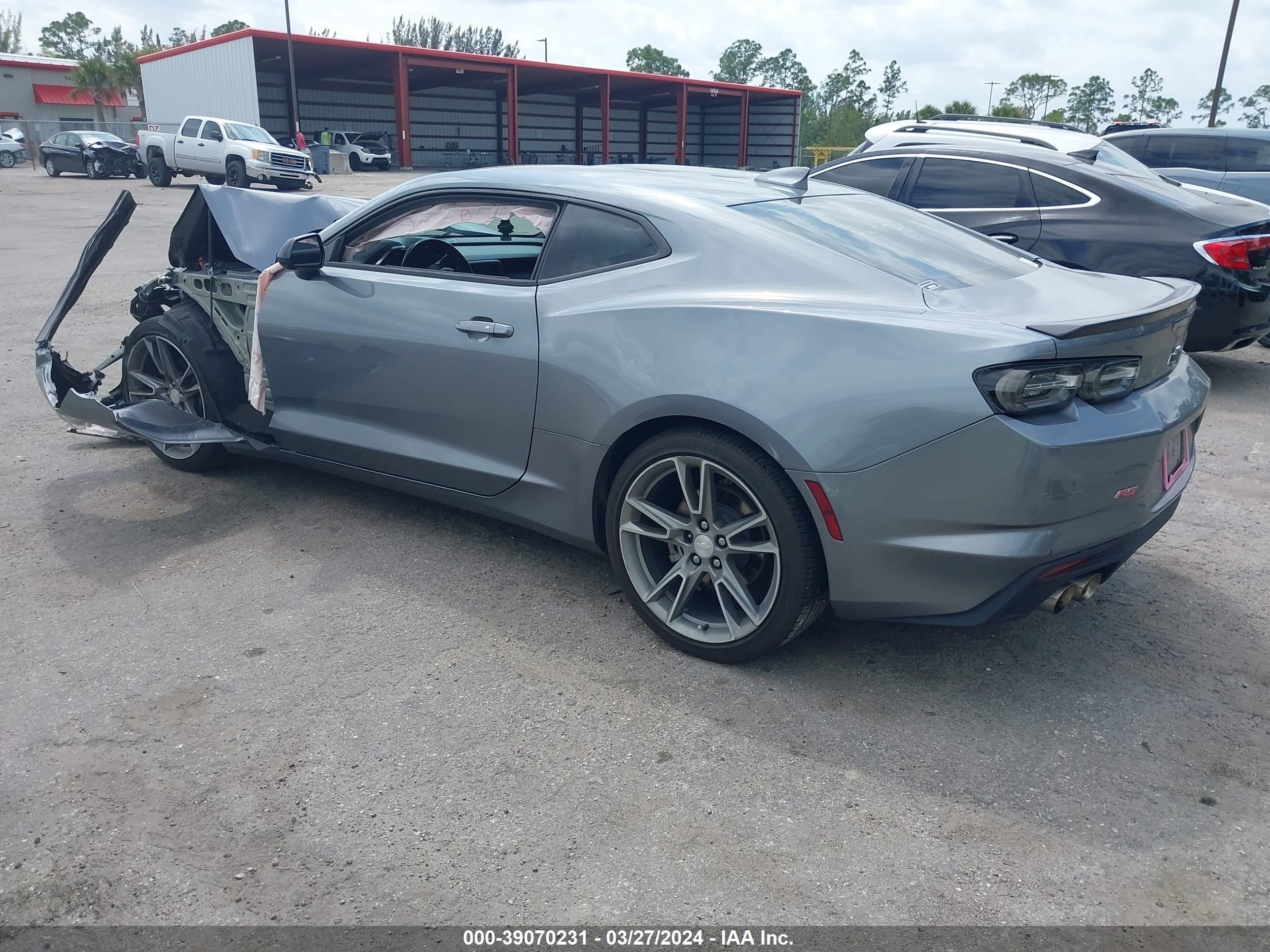 Photo 2 VIN: 1G1FD1RS3L0132031 - CHEVROLET CAMARO 