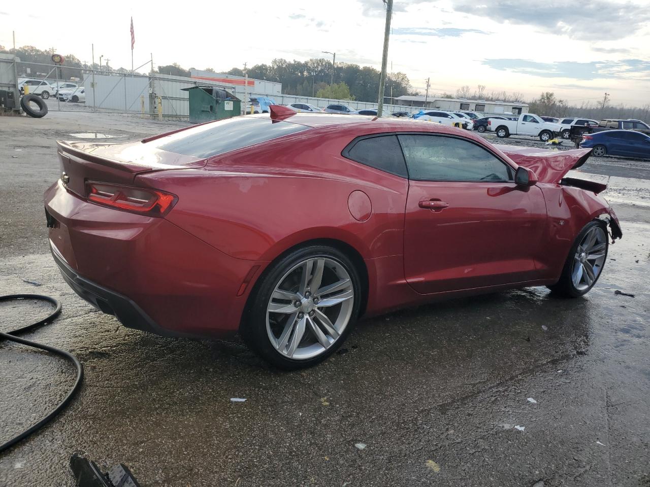 Photo 2 VIN: 1G1FD1RS8J0101404 - CHEVROLET CAMARO 