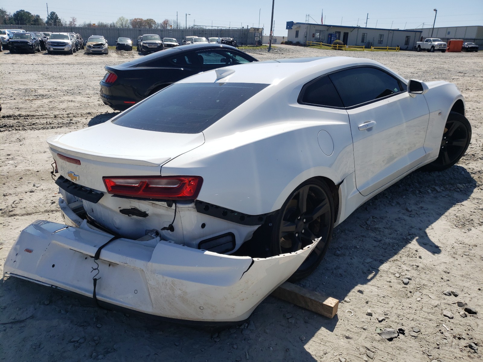 Photo 3 VIN: 1G1FD1RS8J0165877 - CHEVROLET CAMARO LT 