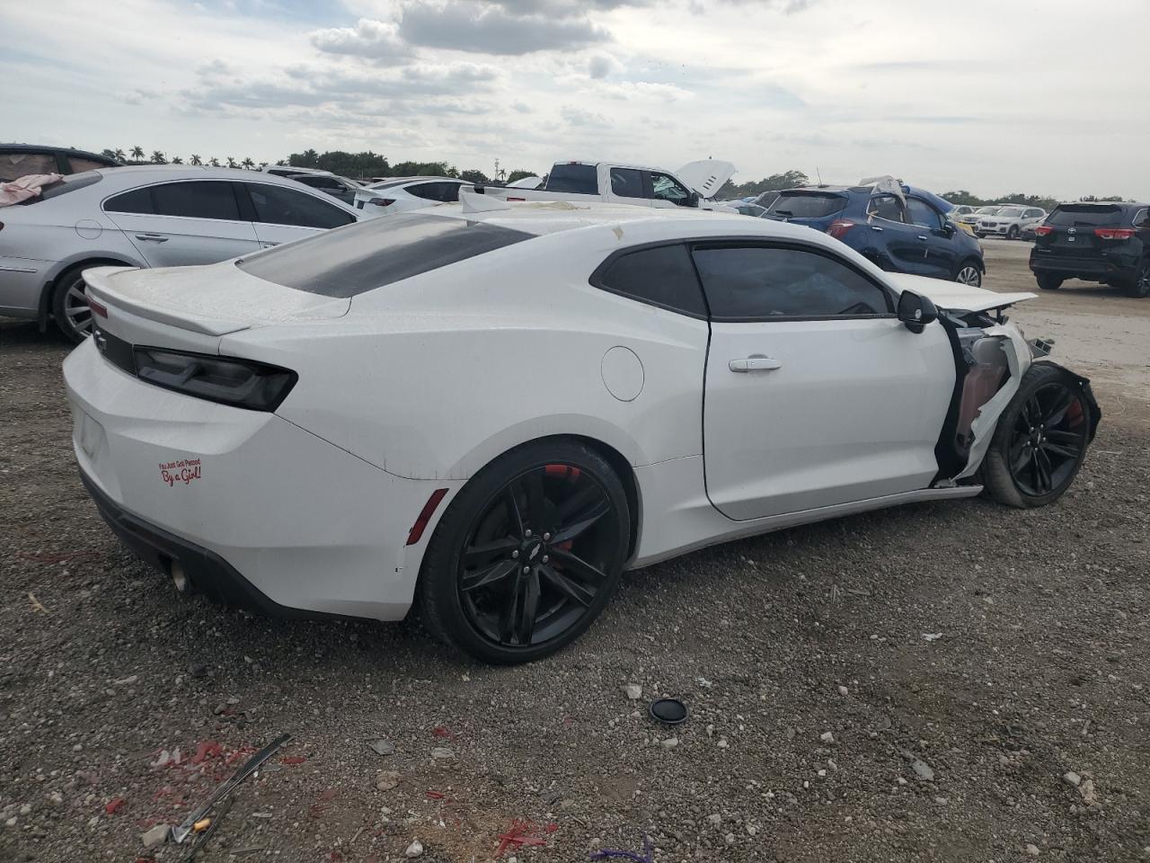 Photo 2 VIN: 1G1FD1RX0J0191045 - CHEVROLET CAMARO 