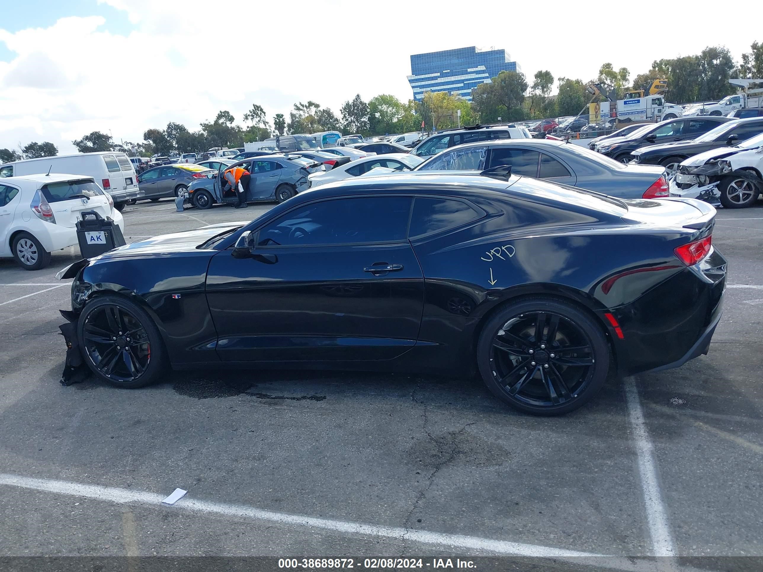 Photo 13 VIN: 1G1FD1RX7J0108100 - CHEVROLET CAMARO 