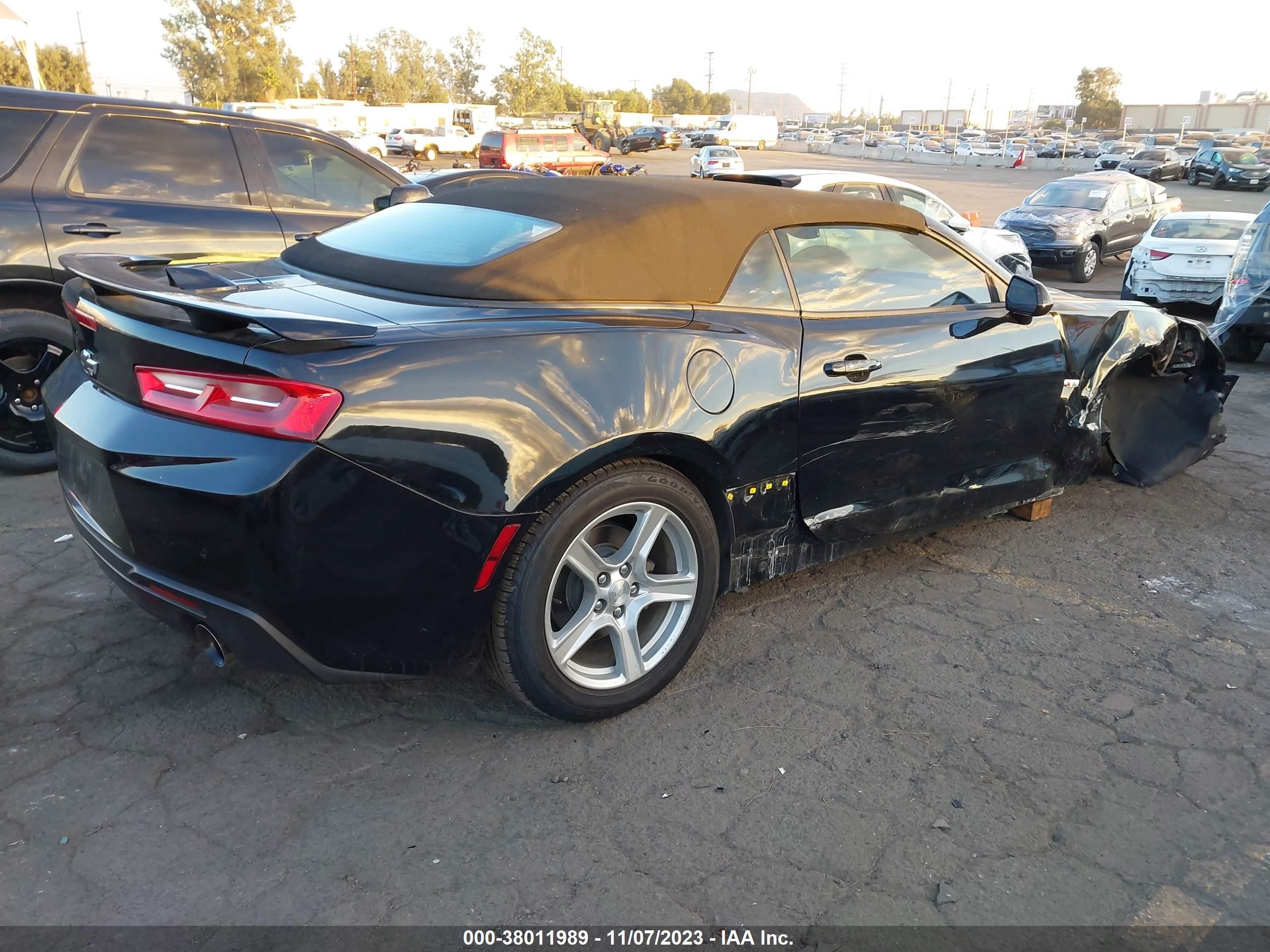 Photo 3 VIN: 1G1FD3DS8H0116062 - CHEVROLET CAMARO 