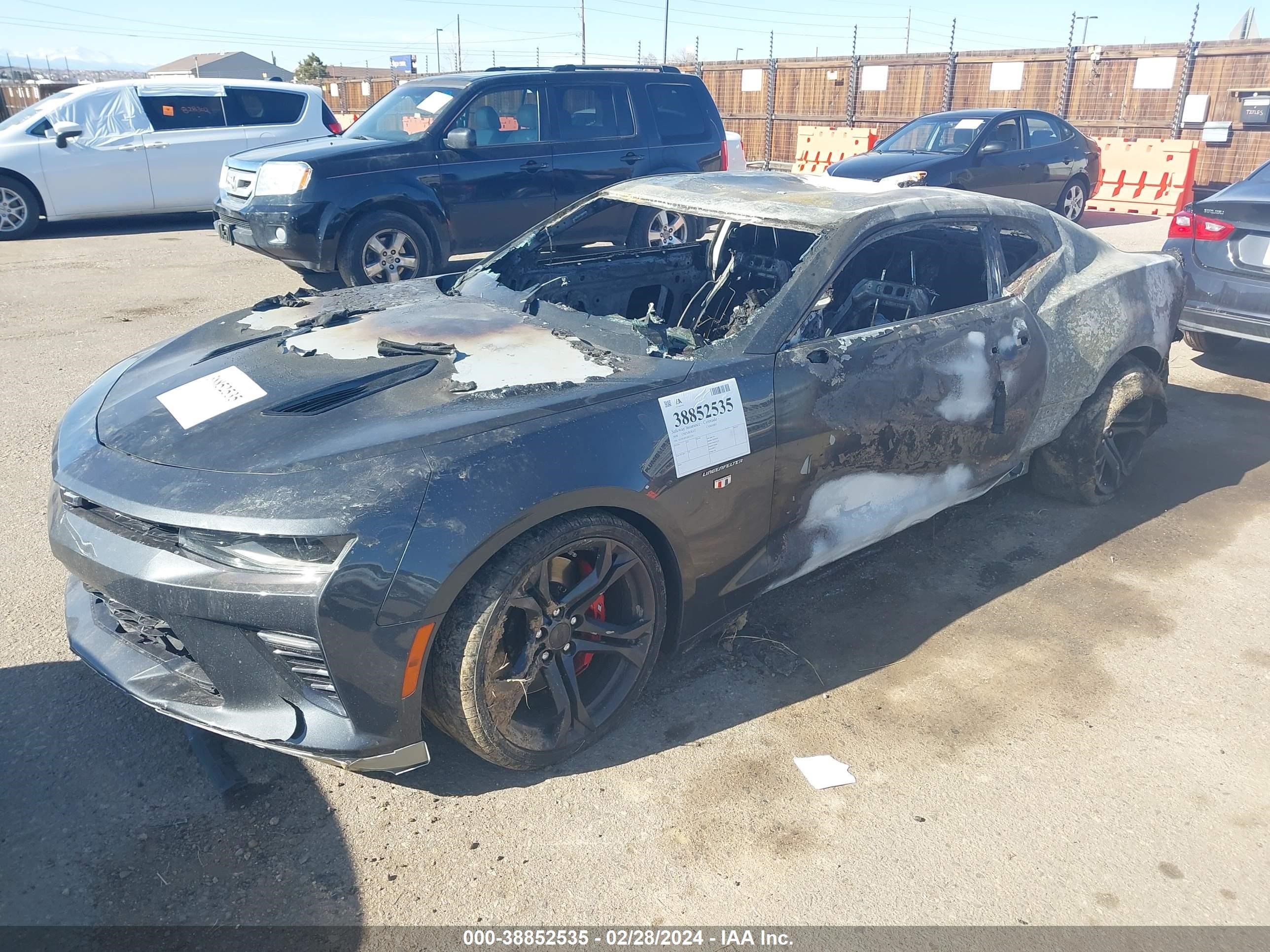 Photo 1 VIN: 1G1FE1R72J0131247 - CHEVROLET CAMARO 