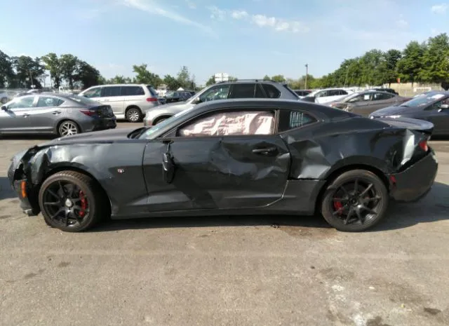 Photo 5 VIN: 1G1FE1R76J0184355 - CHEVROLET CAMARO 