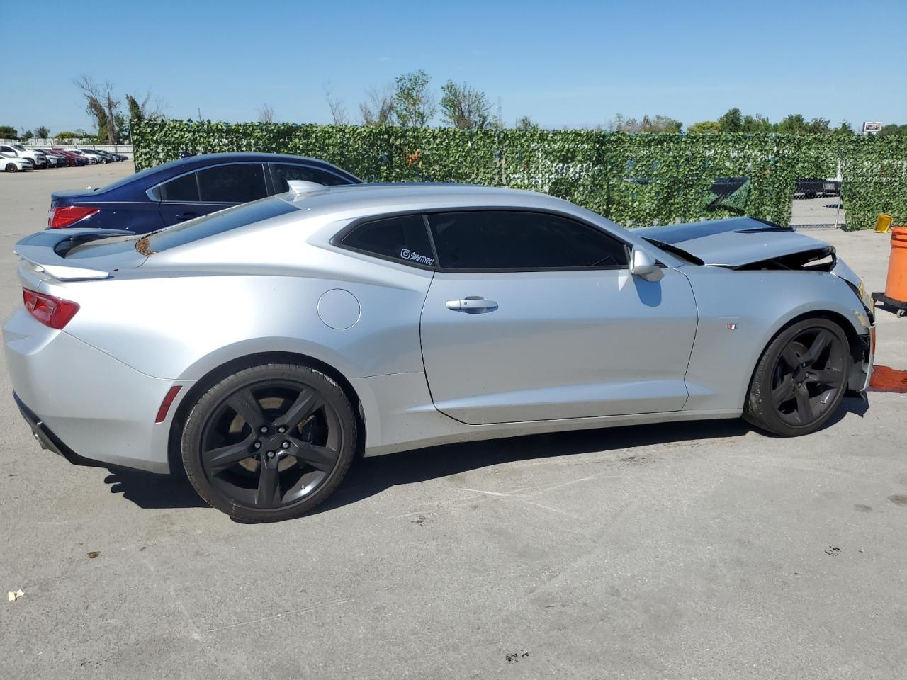 Photo 2 VIN: 1G1FE1R79H0103035 - CHEVROLET CAMARO 