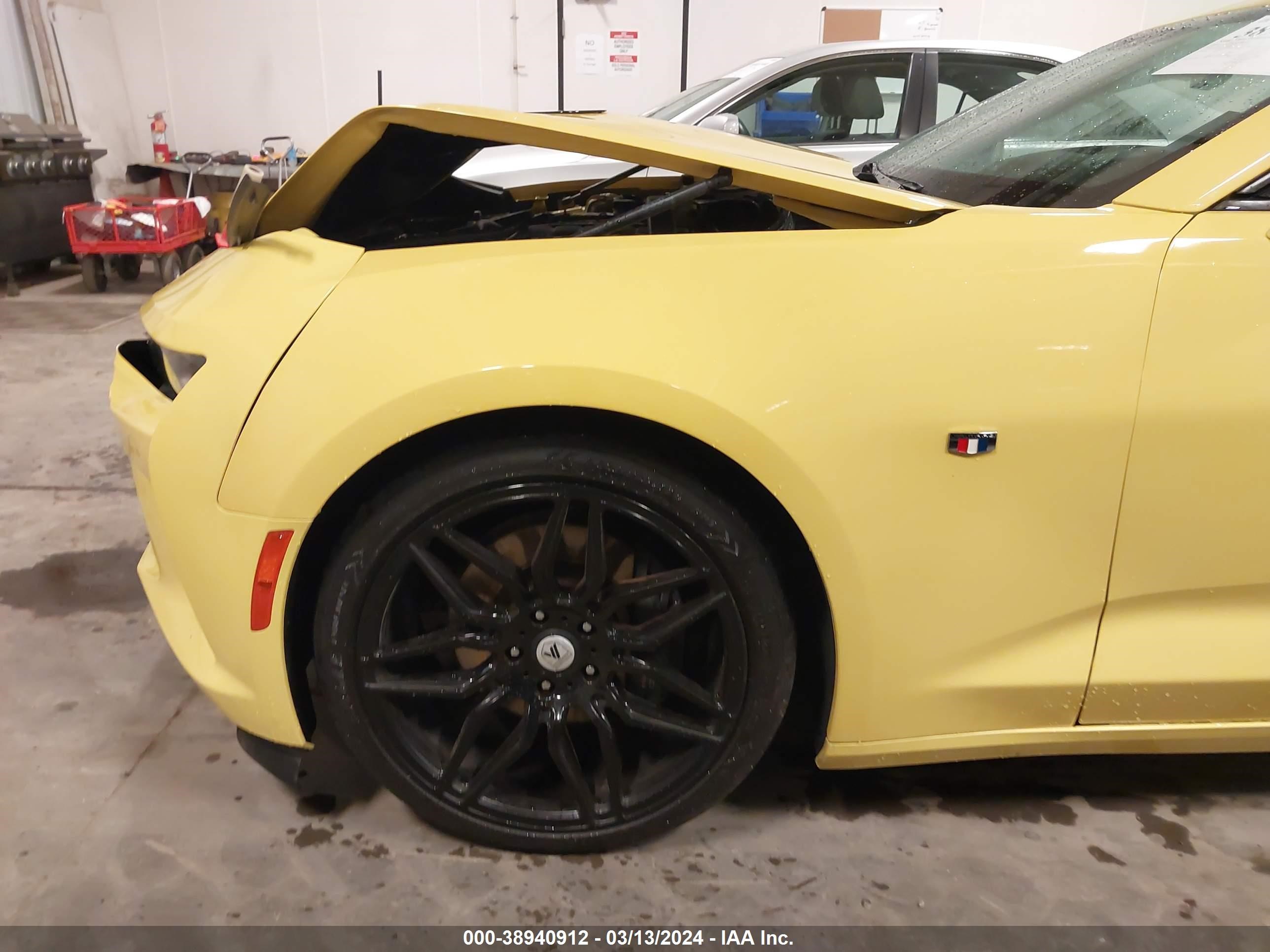 Photo 16 VIN: 1G1FF1R71J0125825 - CHEVROLET CAMARO 