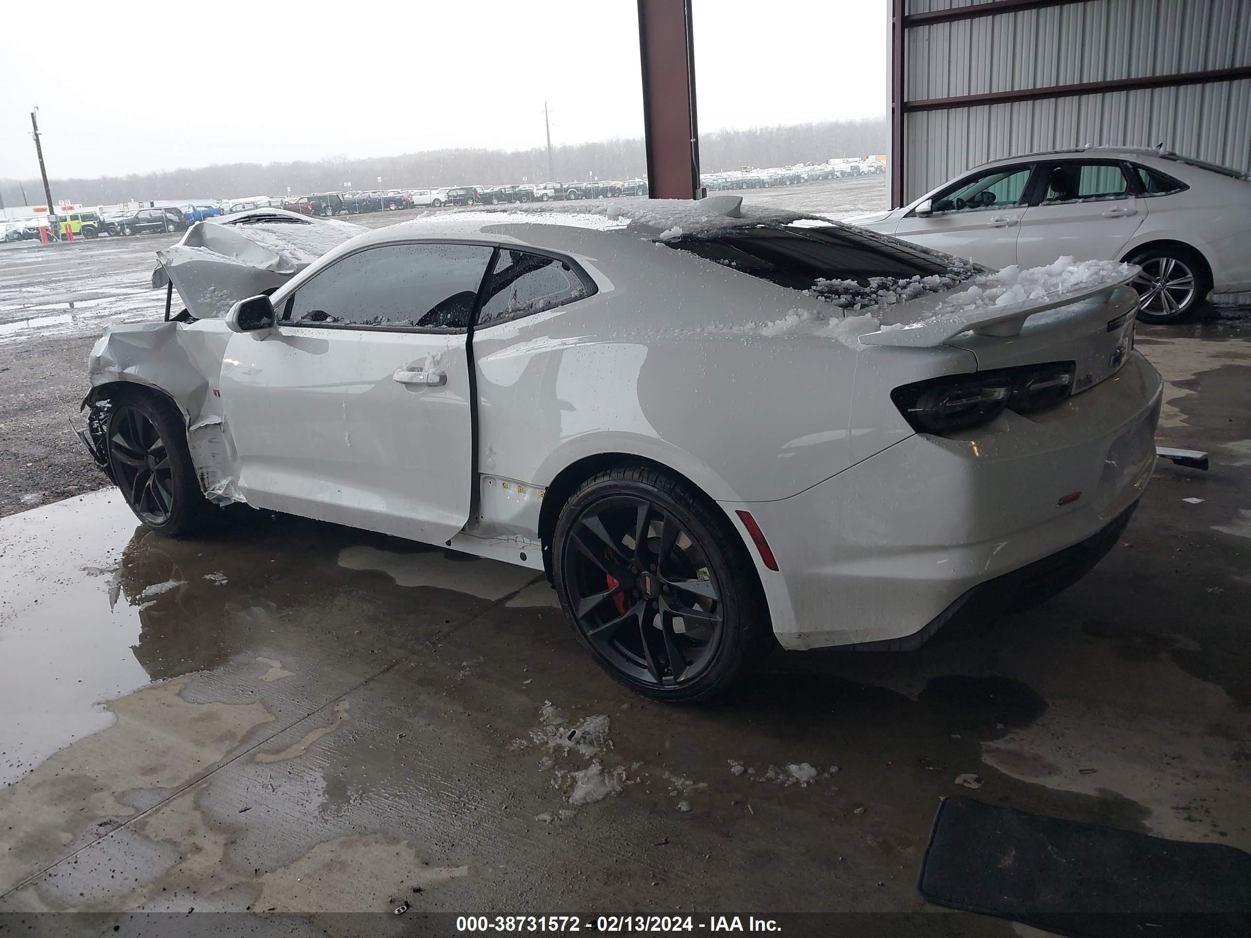 Photo 2 VIN: 1G1FF1R76P0154763 - CHEVROLET CAMARO 