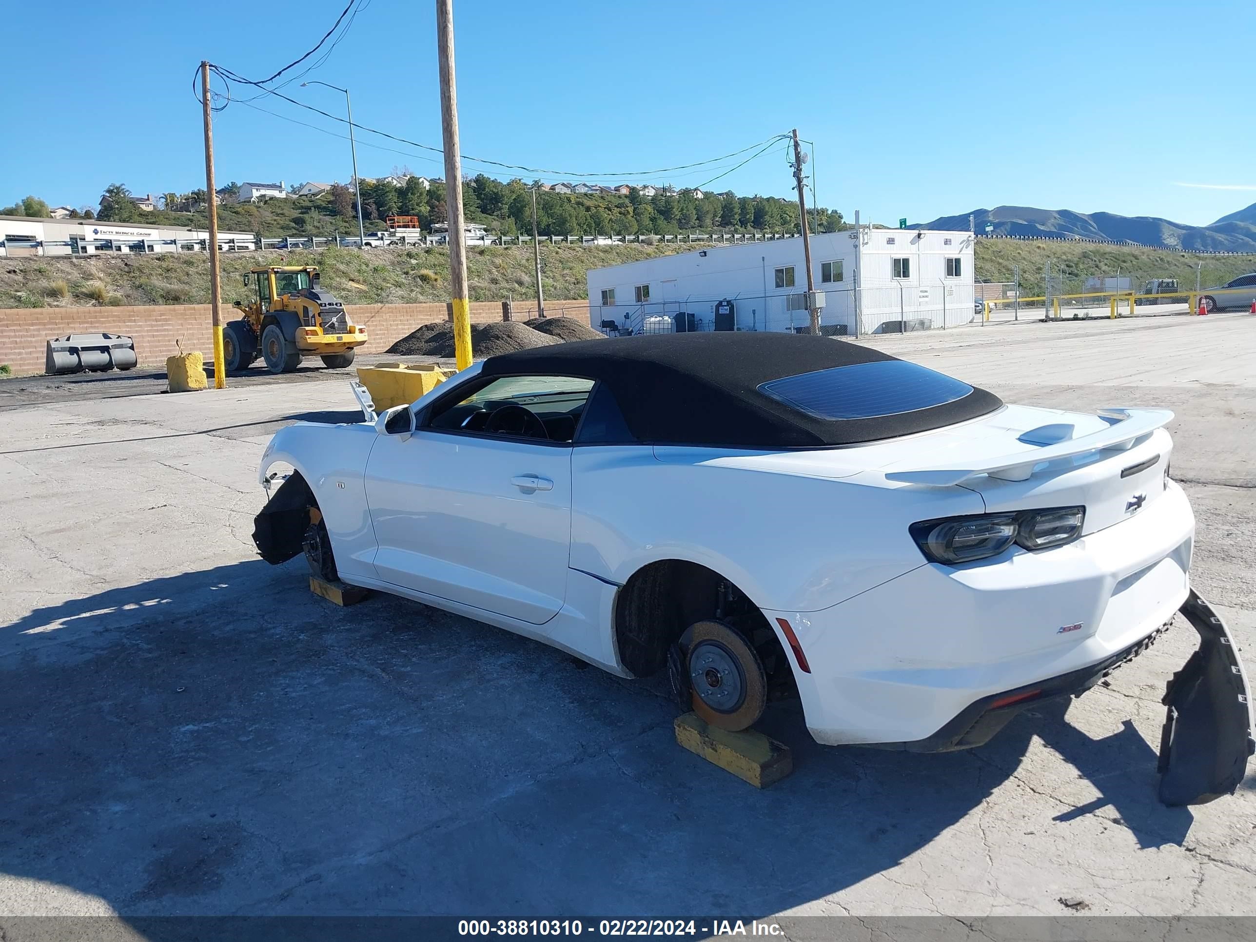 Photo 2 VIN: 1G1FF3D72N0126233 - CHEVROLET CAMARO 