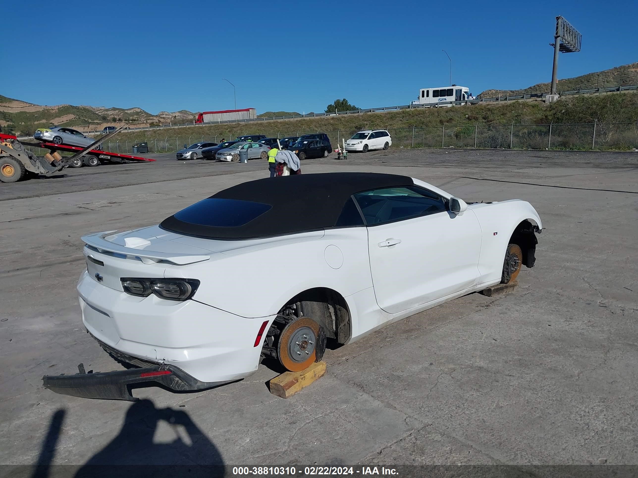 Photo 3 VIN: 1G1FF3D72N0126233 - CHEVROLET CAMARO 