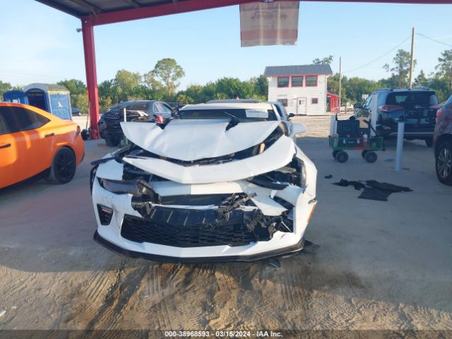 Photo 5 VIN: 1G1FH1R74J0100640 - CHEVROLET CAMARO 