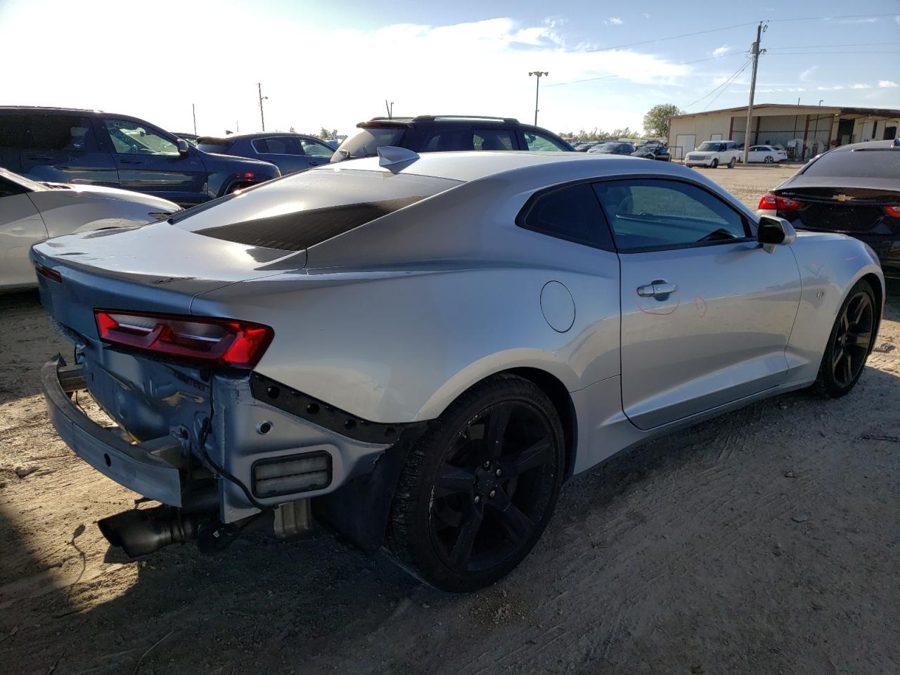 Photo 2 VIN: 1G1FH1R78H0153223 - CHEVROLET CAMARO 